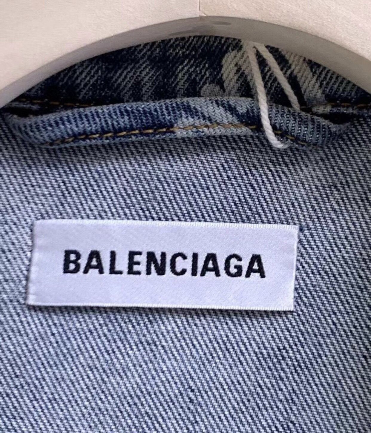 Balenciaga Balenciaga bullet screen full of logo lapel denim jacket Size US S / EU 44-46 / 1 - 3 Thumbnail