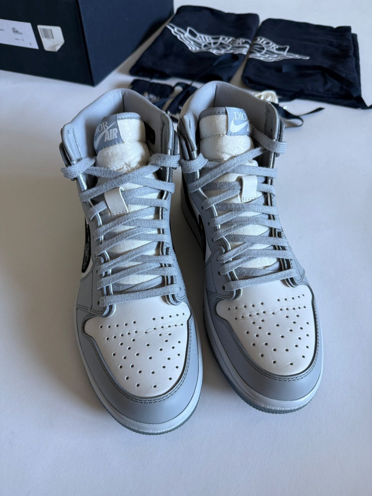 Dior × Jordan Brand Dior x Air Jordan 1 High Size US 9 / EU 42 - 2 Thumbnail
