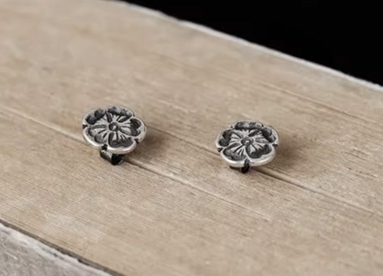 Jewelry Silver Vintage Rose Flower Stud Earrings for Men Women Size ONE SIZE - 2 Thumbnail