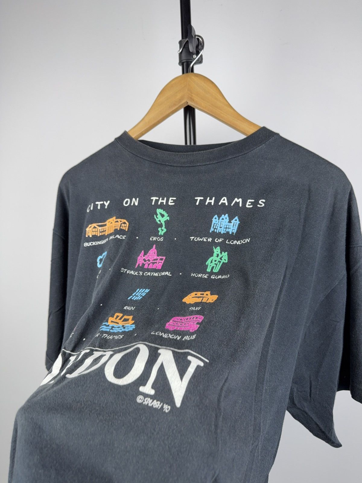Vintage Vintage Retro 90s Y2K London City On The Thames Tourist Tee Size US L / EU 52-54 / 3 - 3 Thumbnail