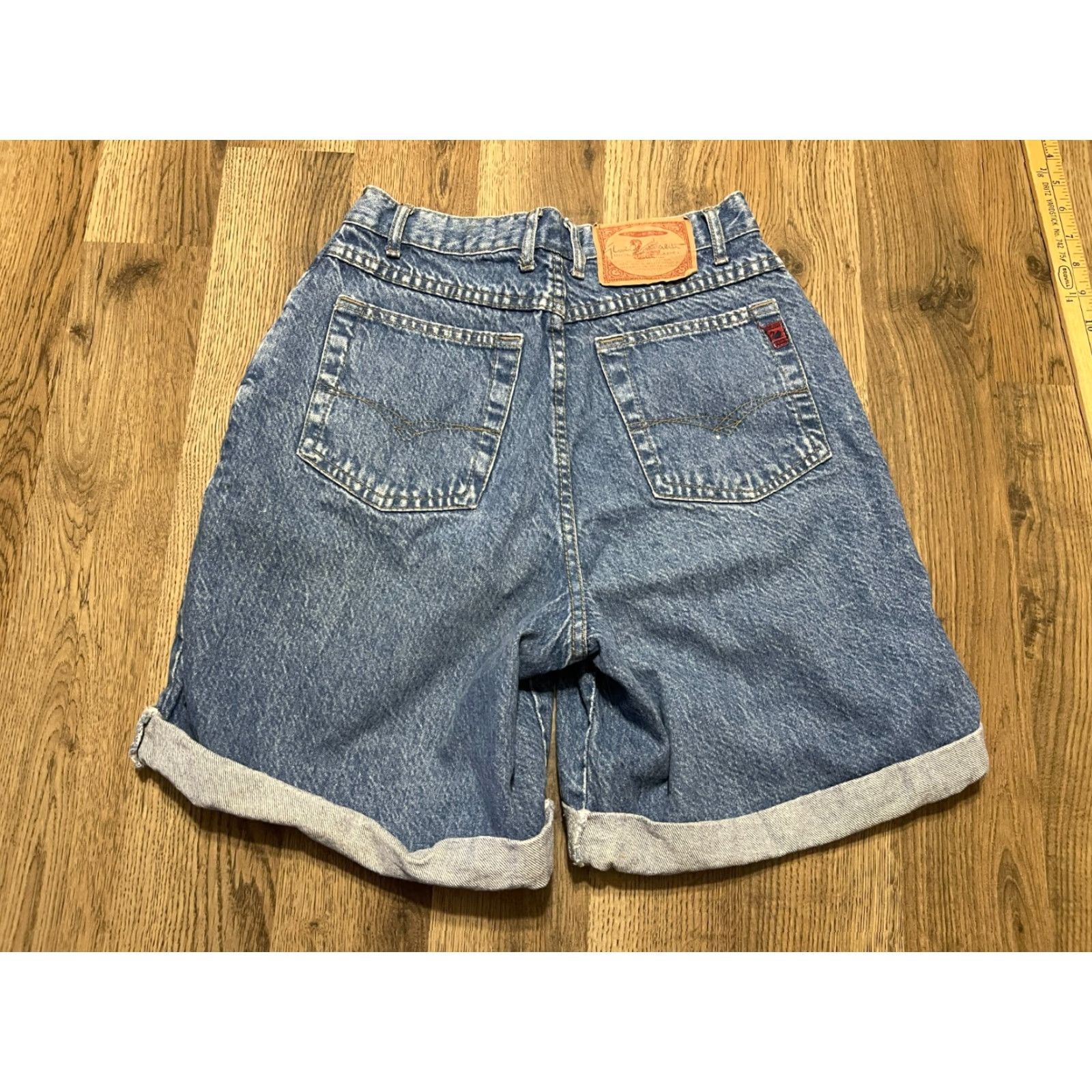 Gloria Vanderbilt Gloria Vanderbilt Shorts Women's 8 Blue Denim Cuffed Pockets Bermuda Bermuda Shorts Size 30" / US 8 / IT 44 - 2 Thumbnail