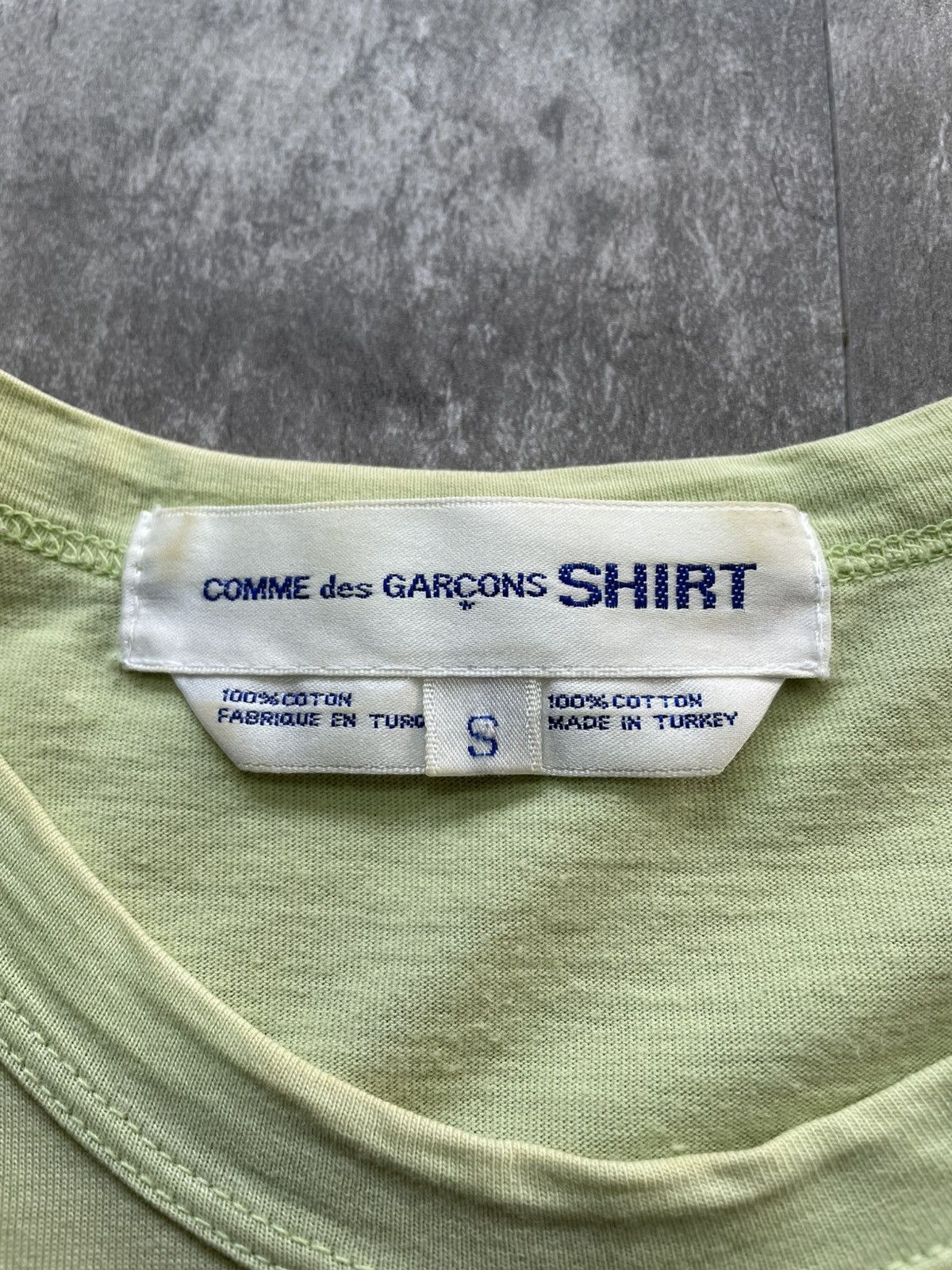 Comme des Garcons SHIRT Vintage Comme Des Garcons CDG Shirt Big Logo T Shirt Tee Y2k Size US S / EU 44-46 / 1 - 4 Thumbnail