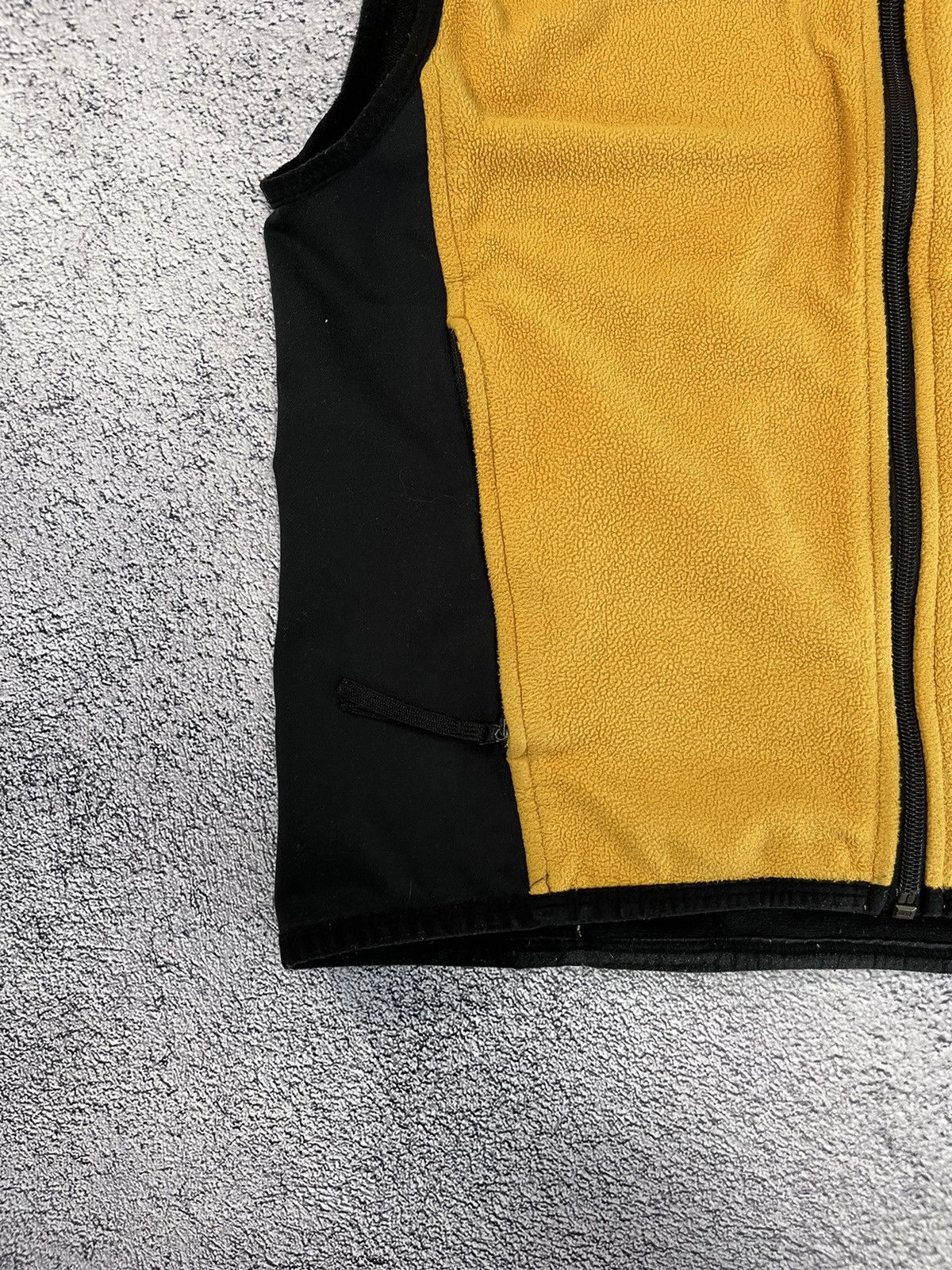 Nike × Vintage Nike Women Vest Fleece Vintage Yellow Swoosh Logo Size M Size M / US 6-8 / IT 42-44 - 12 Thumbnail