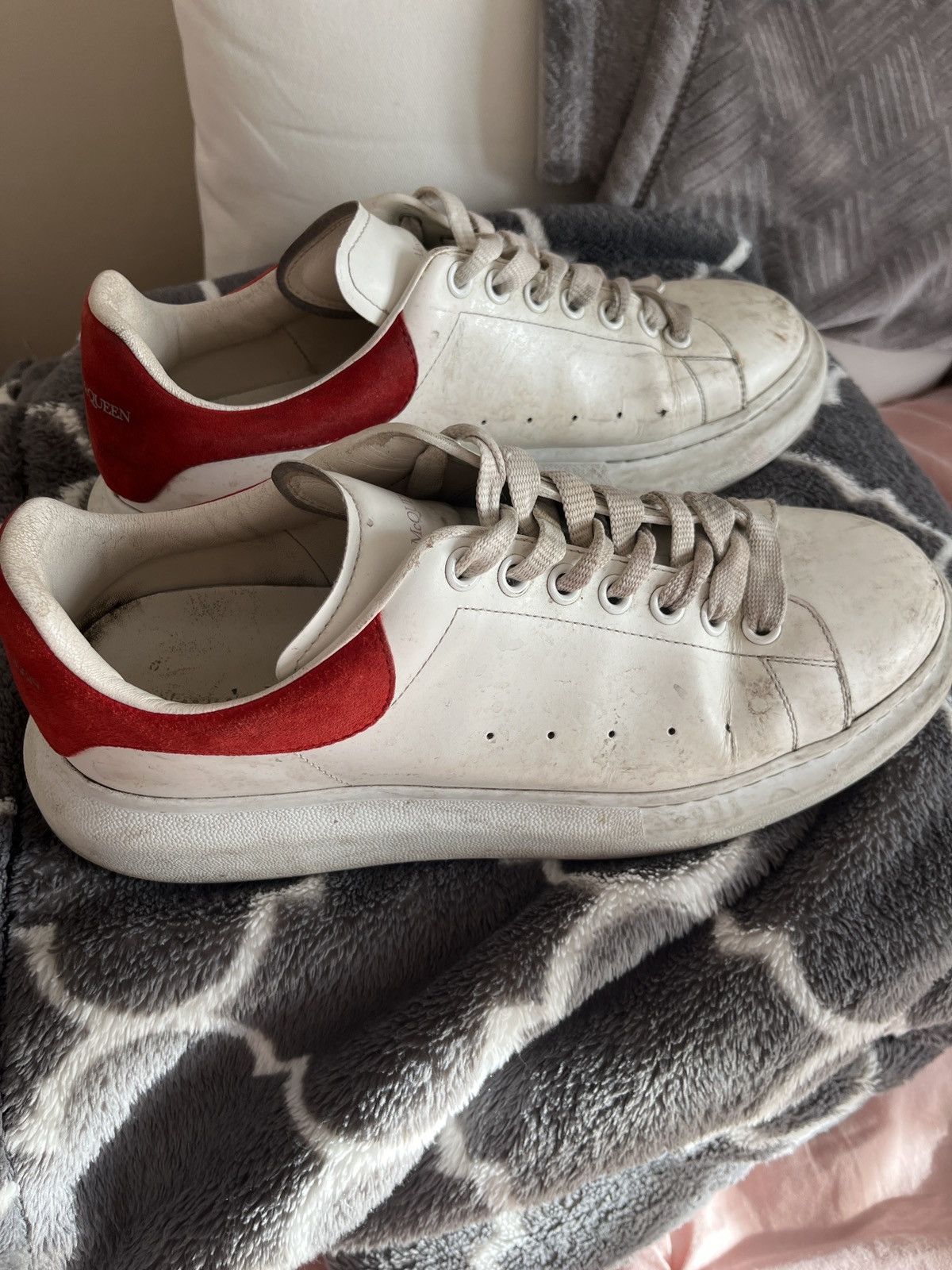 Alexander McQueen Alexander McQueen Men’s Oversized sneaker white/red Size US 11.5 / EU 44-45 - 8 Thumbnail