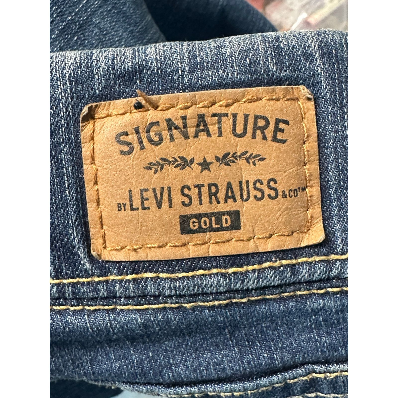 Levi's Levi's Signature blue shaping pull on skinny jeans size 6M Size 28" / US 6 / IT 42 - 4 Thumbnail