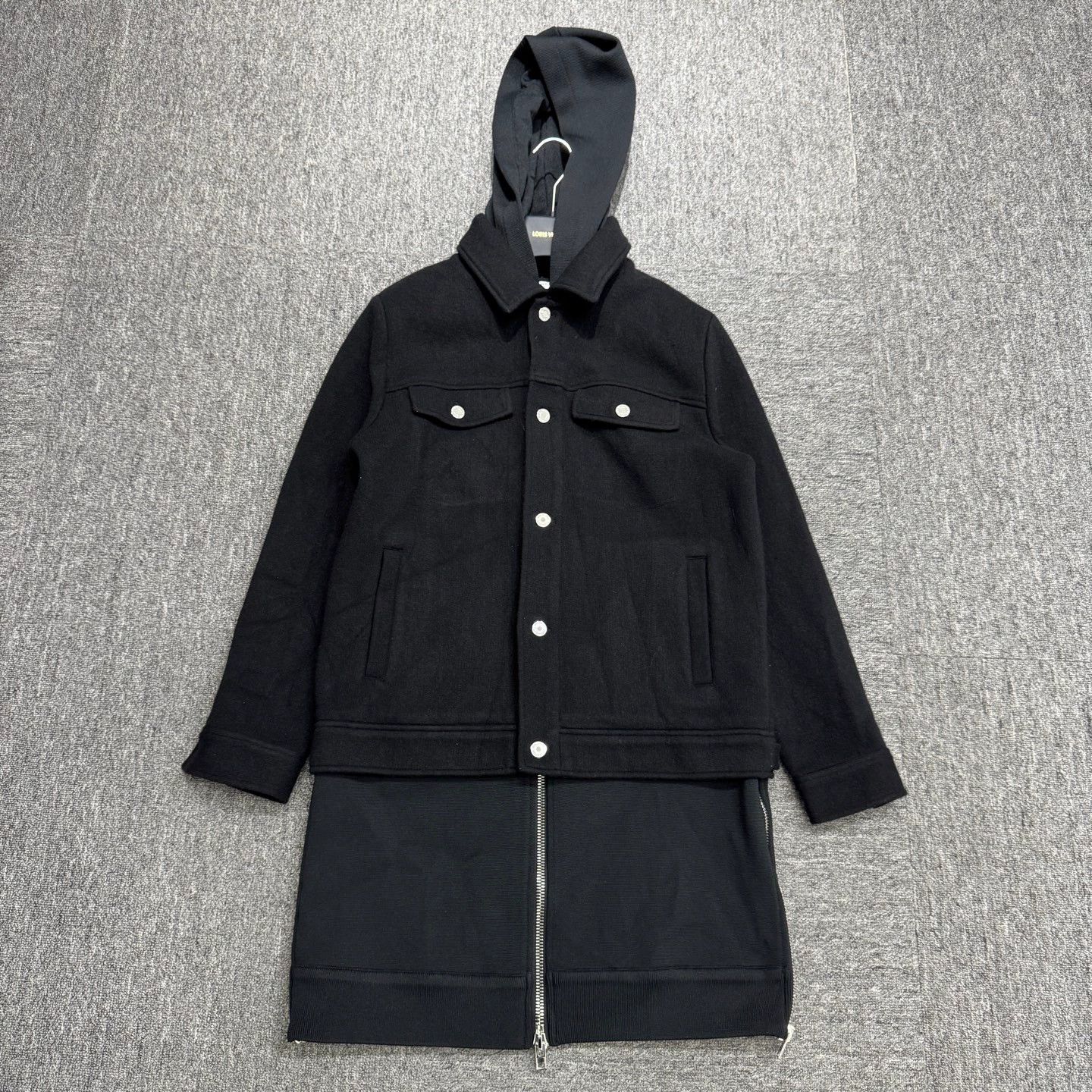 Givenchy Givenchy two-in-one wool coat M Size M / US 6-8 / IT 42-44 - 1 Thumbnail