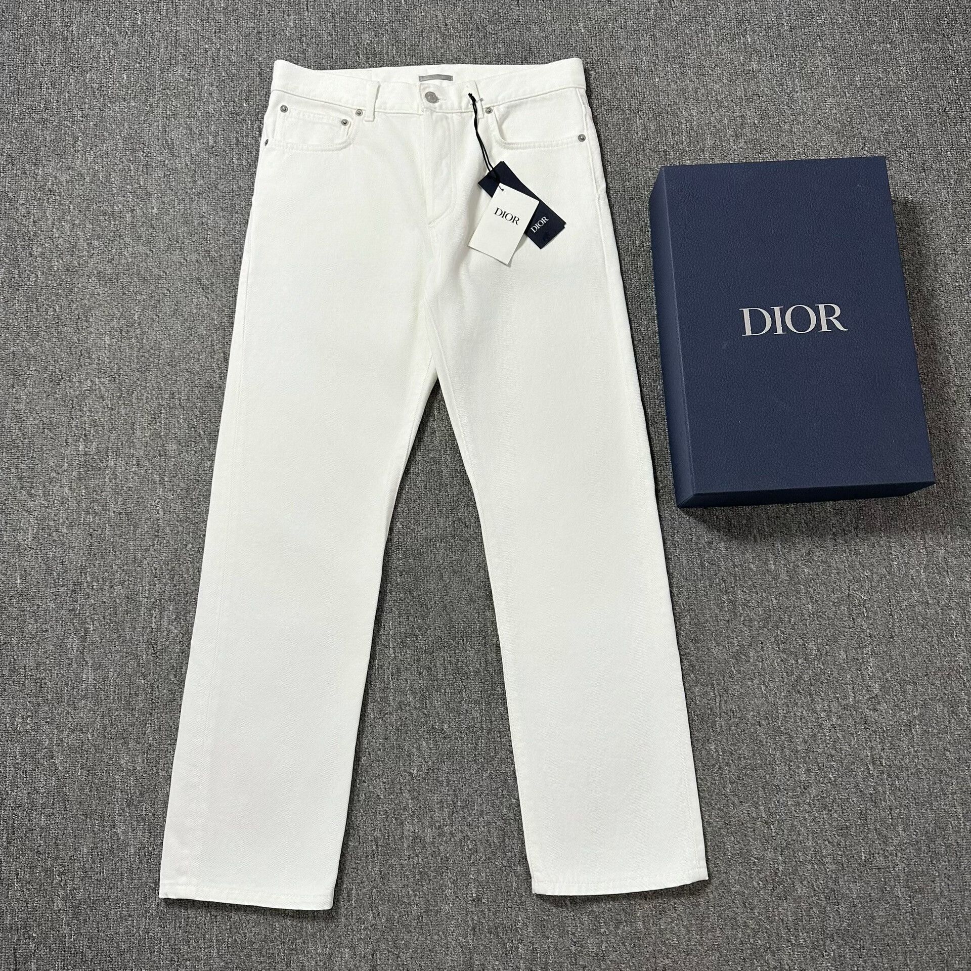 Dior Dior Latest Milky White Jeans Size US 30 / EU 46 - 1 Thumbnail