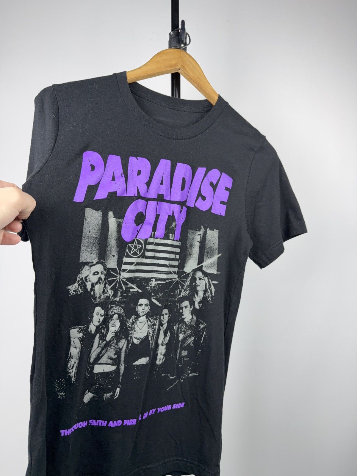 Band Tees Paradise City Rock Graphic Tee Metal Band Style Shirt Size US S / EU 44-46 / 1 - 2 Thumbnail