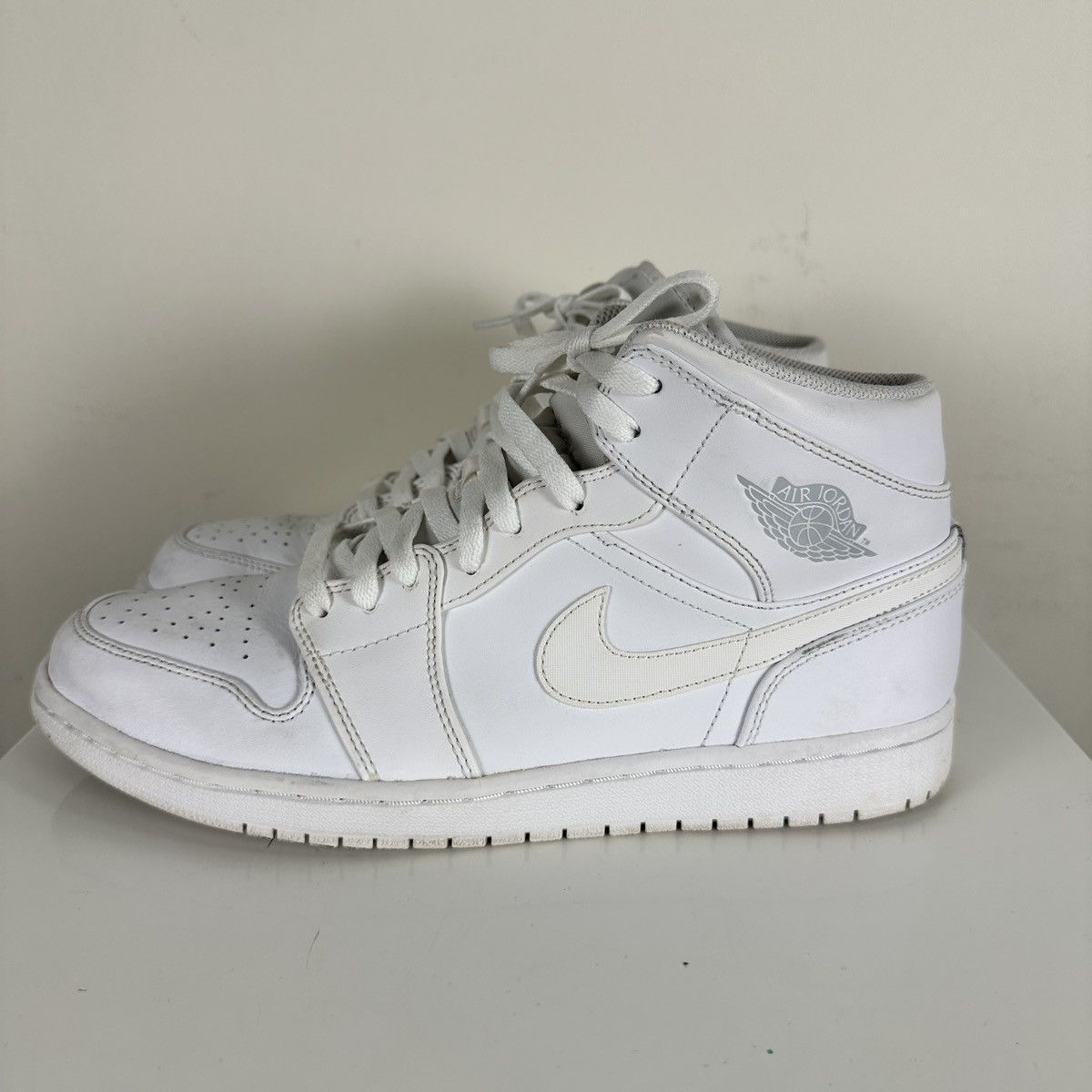 Jordan Brand × Nike Air Jordan 1 Mid Triple White 2020 Size 11.5 Used Rare Size US 11.5 / EU 44-45 - 2 Thumbnail