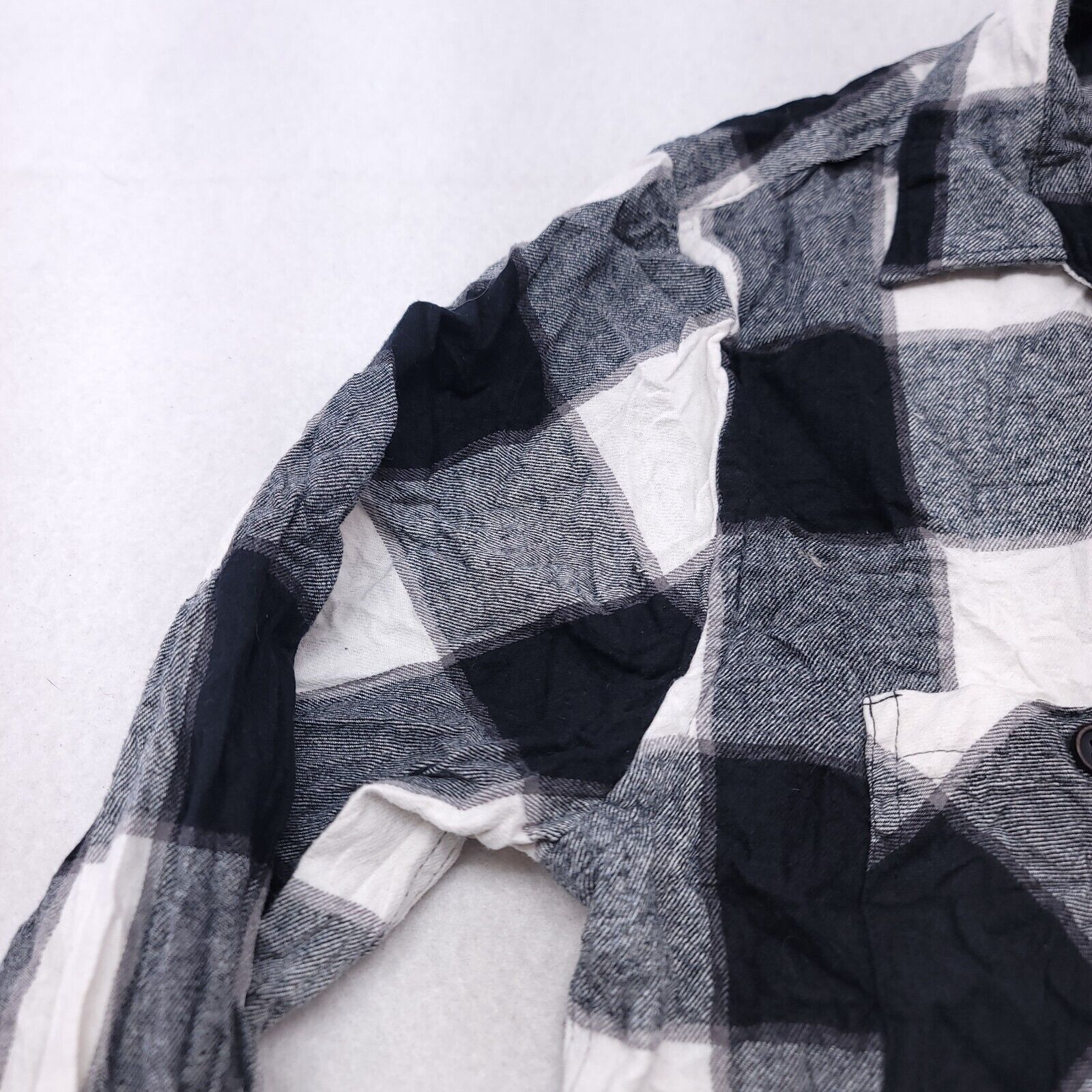 Urban Pipeline Urban Pipeline Gingham Flannel Shirt Mens Size Small S Gray Size US S / EU 44-46 / 1 - 4 Thumbnail