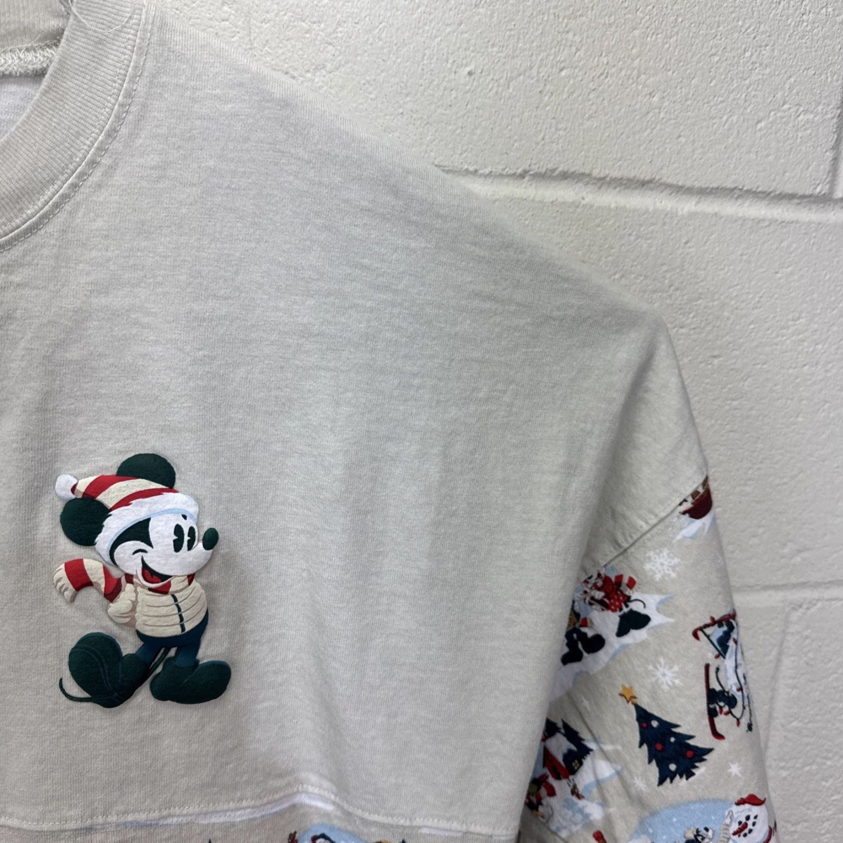 Disney Disney World Holiday Spirit Jersey Shirt Adult XS Beige Mickey Mouse Minnie Goofy Pluto Long Sleeve Casual Size XS / US 0-2 / IT 36-38 - 7 Thumbnail