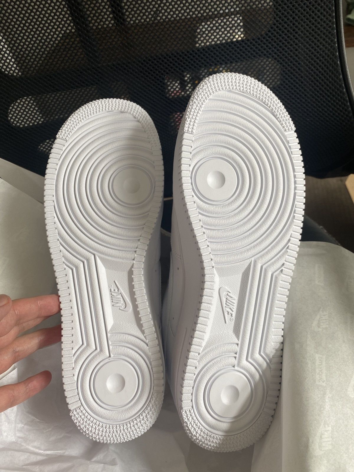 Nike × Supreme Supreme Air Force 1 white Size US 11 / EU 44 - 7 Thumbnail