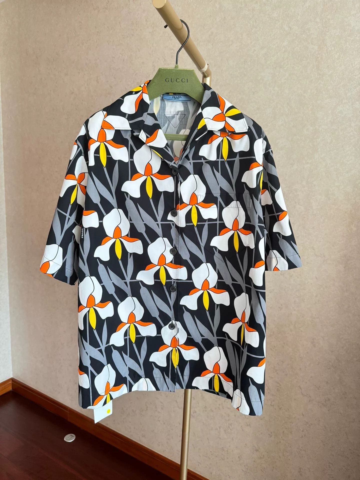 Prada Prada Women's Floral Print Shirt Size XS / US 0-2 / IT 36-38 - 1 Thumbnail