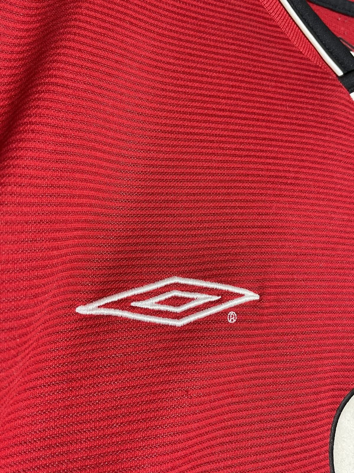 Vintage Manchester United Umbro Vintage 2001/02 Home Football Shirt Size US XL / EU 56 / 4 - 5 Thumbnail
