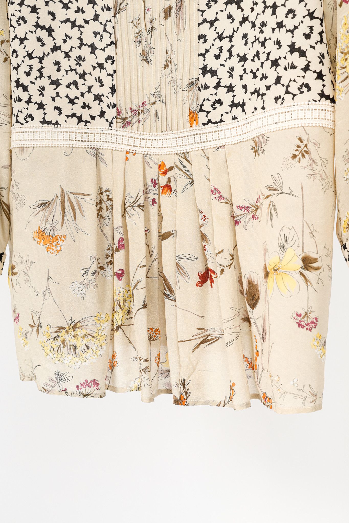 Weekend Max Mara Weekend Max Mara Beige Floral Silk Peplum Blouse Size L / US 10 / IT 46 - 8 Thumbnail
