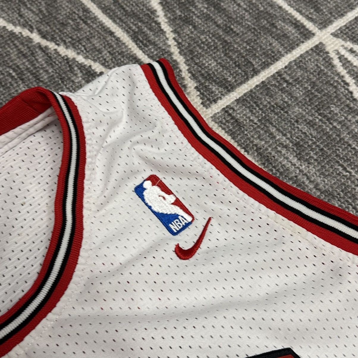 NBA × Nike × Vintage nike team vintage chicago bulls jersey jordan Size US XL / EU 56 / 4 - 5 Thumbnail