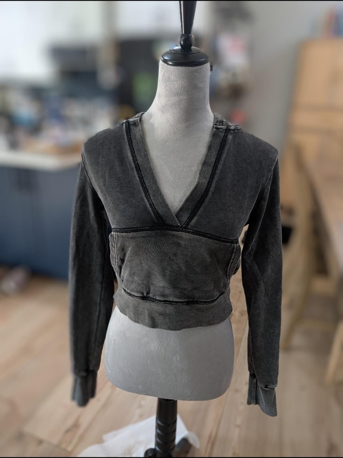 Cyderhouse Cider Washed Charcoal V-Neck Cropped Hoodie Size S / US 4 / IT 40 - 3 Thumbnail