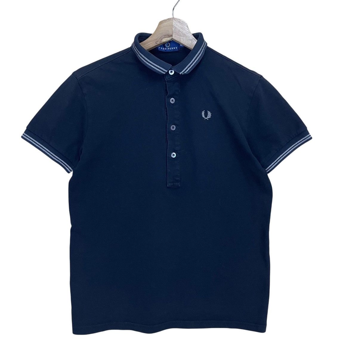 Fred Perry × Japanese Brand × Vintage Vintage 90s Fred Perry Small Logo Collar Shirts For Women Size S / US 4 / IT 40 - 1 Thumbnail