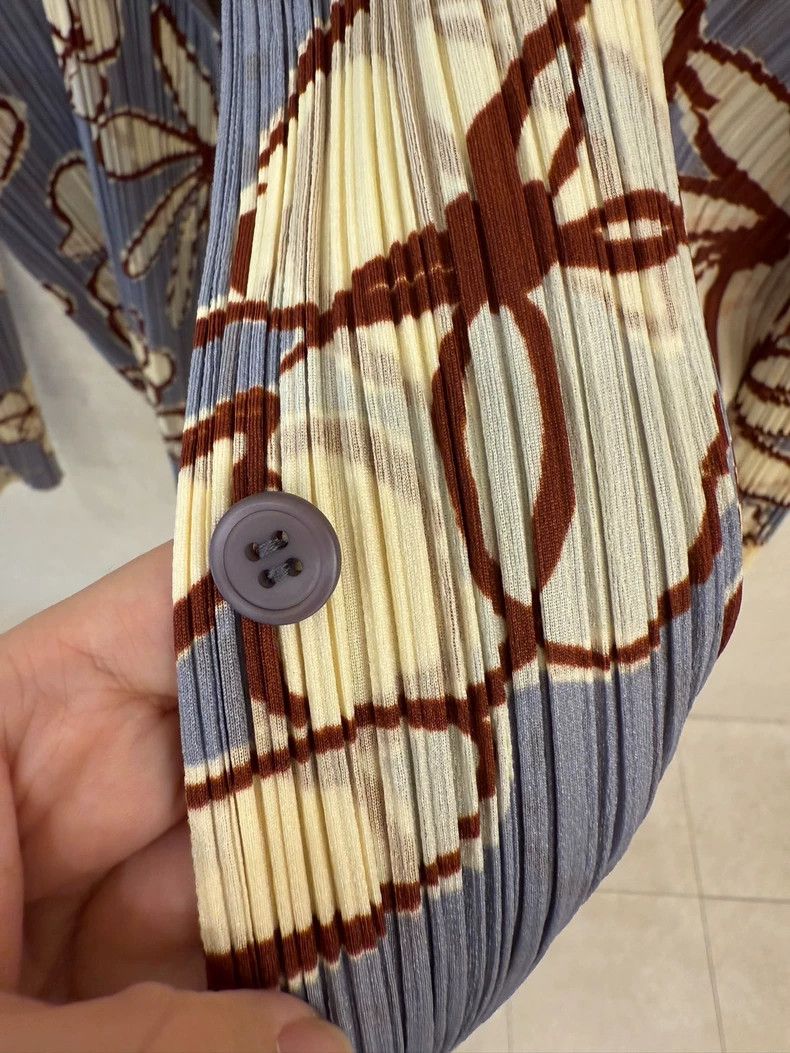 Issey Miyake Issey Miyake size:3 A floral cardigan with a blue backgrou Size XS / US 0-2 / IT 36-38 - 3 Thumbnail
