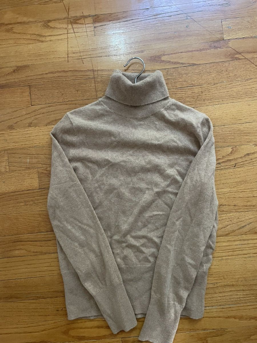Banana Republic Tan Banana Republic turtleneck Size S / US 4 / IT 40 - 1 Thumbnail