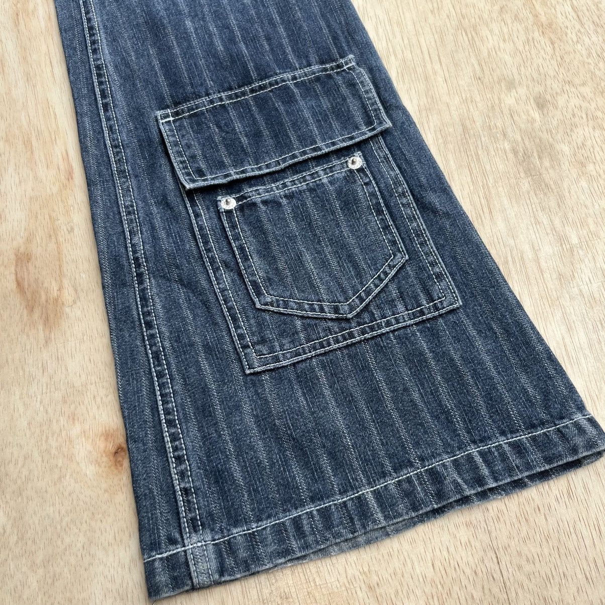 Japanese Brand FLOWER CIRCLE CARGO FLARED DENIM LIKE TORNADO MART Size US 31 - 4 Thumbnail