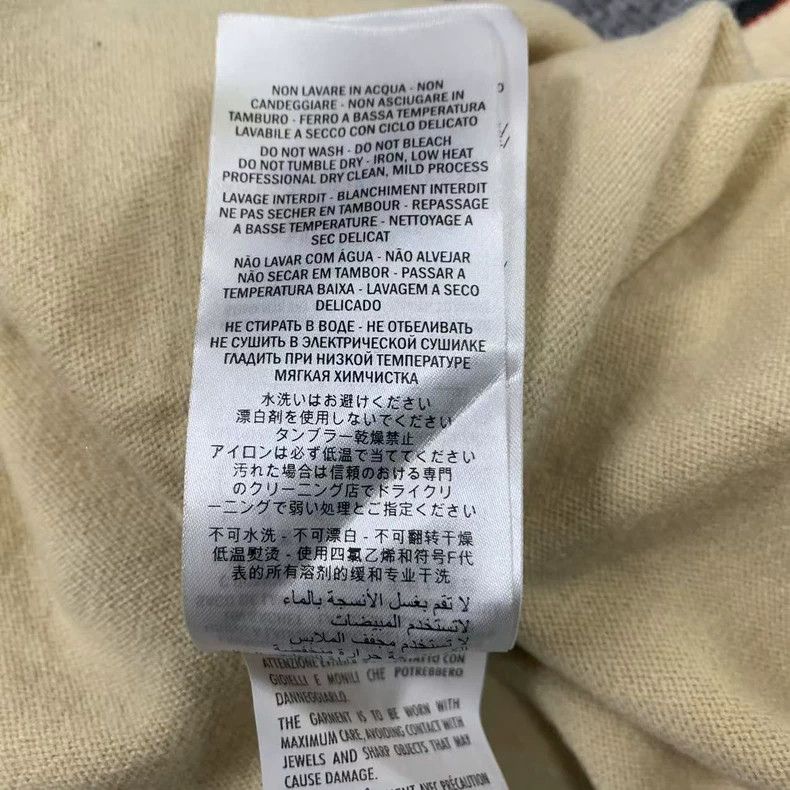 Gucci Gucci Cashmere short sleeves 2503-Nextarrow Size US M / EU 48-50 / 2 - 7 Thumbnail