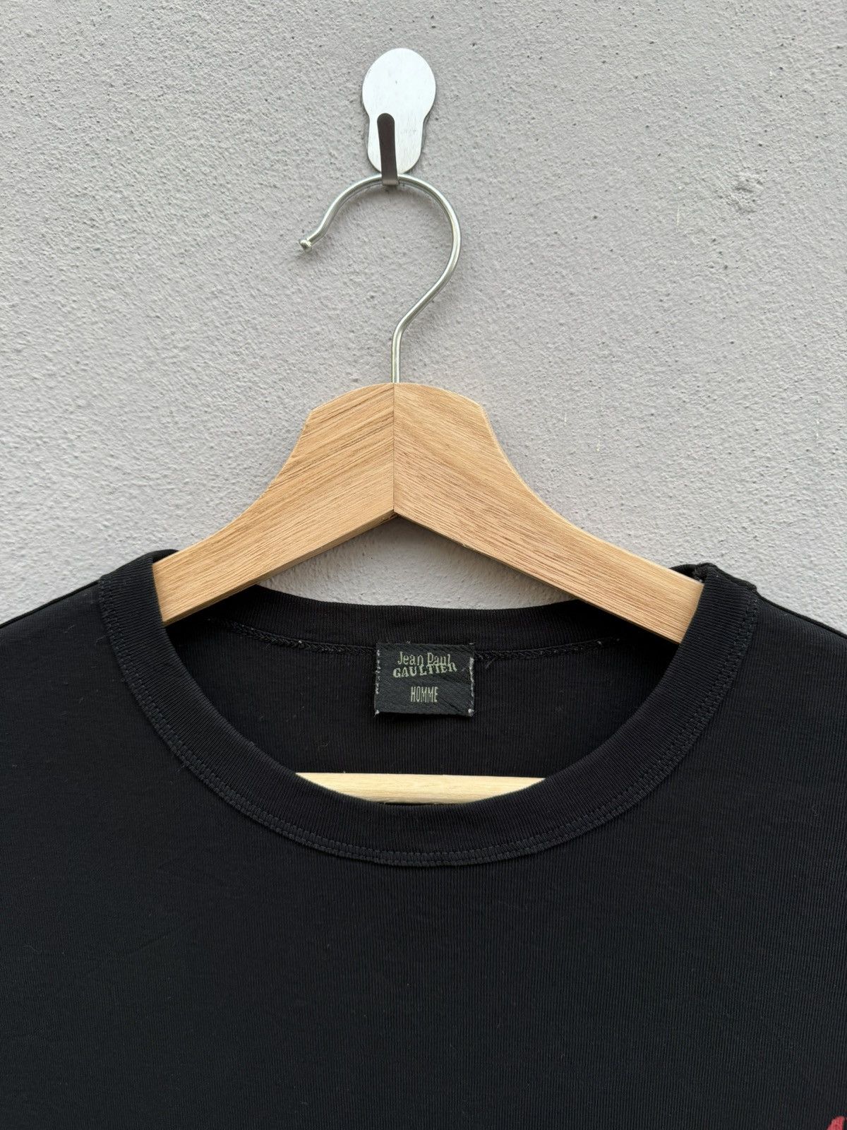 Jean Paul Gaultier Vintage JEAN PAUL GAULTIER HOMME Shoulder Print Tee Size US S / EU 44-46 / 1 - 3 Thumbnail