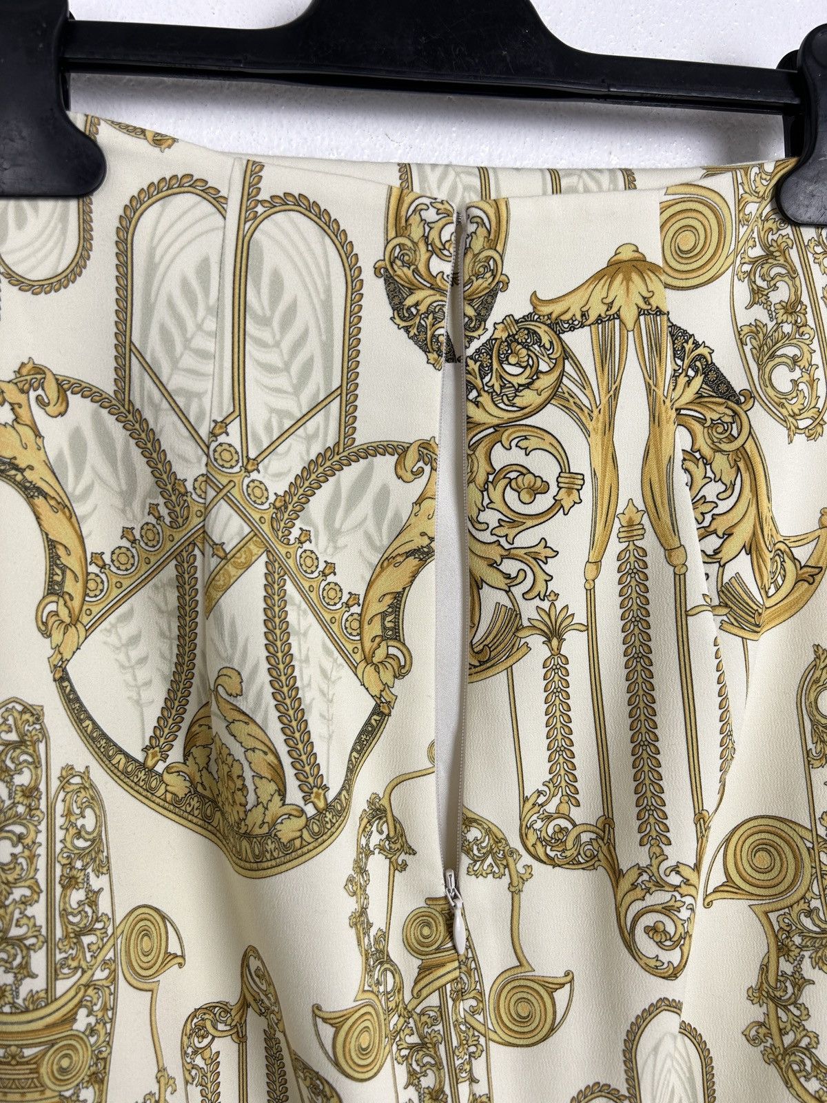 Versace Versace Collection Gianni Iconic Baroque Style Pencil Skirt Size 27" / US 4 / IT 40 - 6 Thumbnail