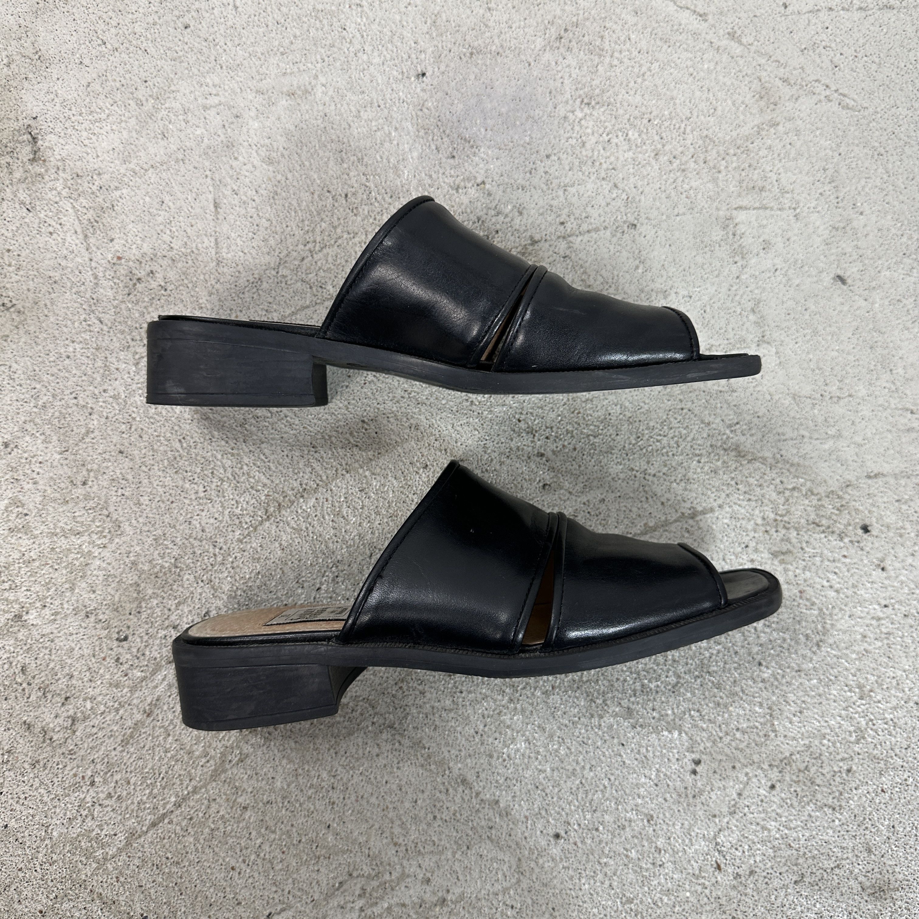 Vintage Vintage Avant Garde Opium Cut Out Leather Mules 00s Size US 8 / IT 38 - 7 Thumbnail