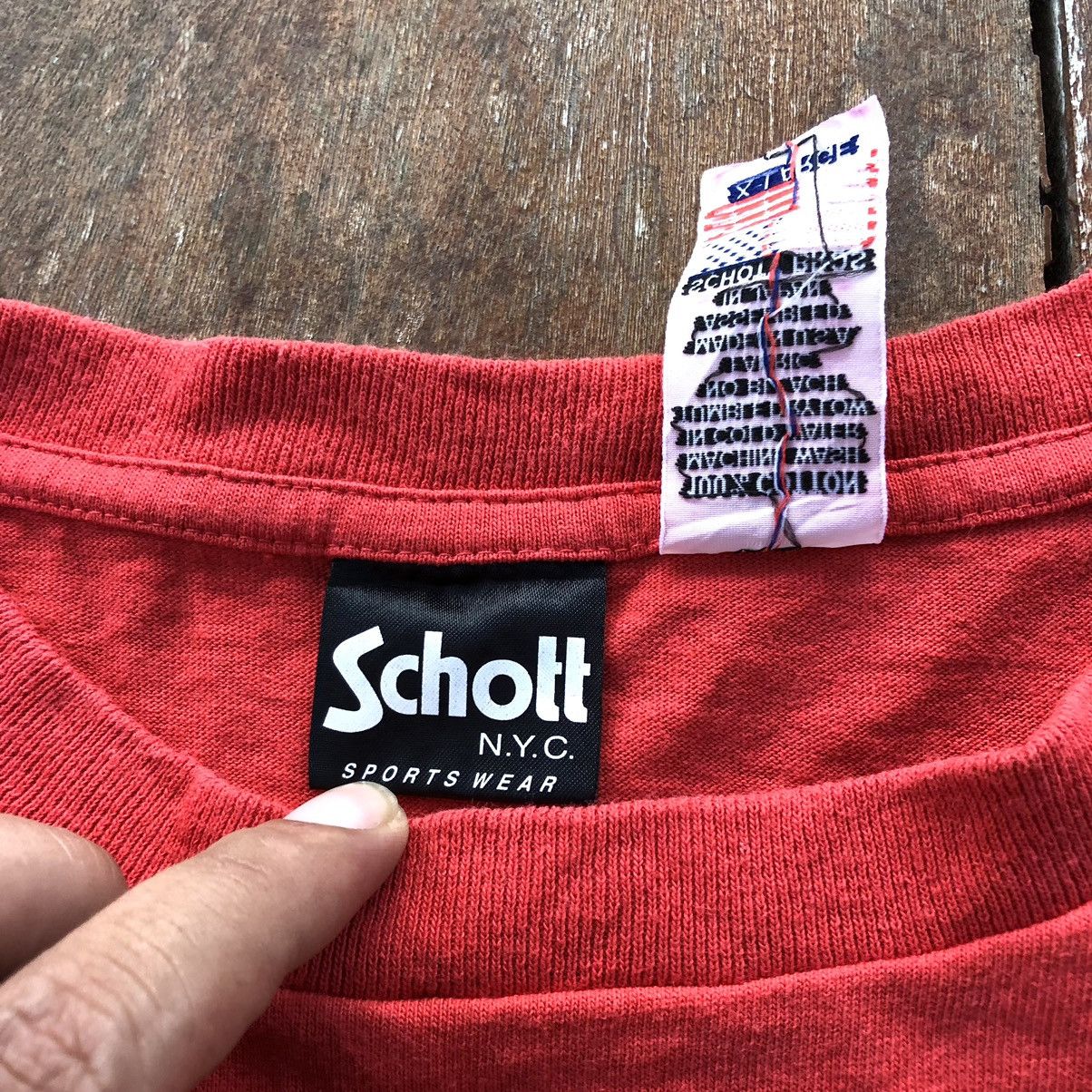Schott Vintage Schott Rare T Shirt Size US L / EU 52-54 / 3 - 5 Thumbnail