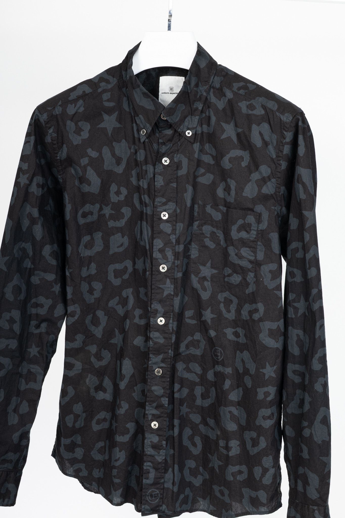 uniform experiment uniform experiment SS15 Black Big Leopard Star B.D Shirt Size US L / EU 52-54 / 3 - 3 Thumbnail