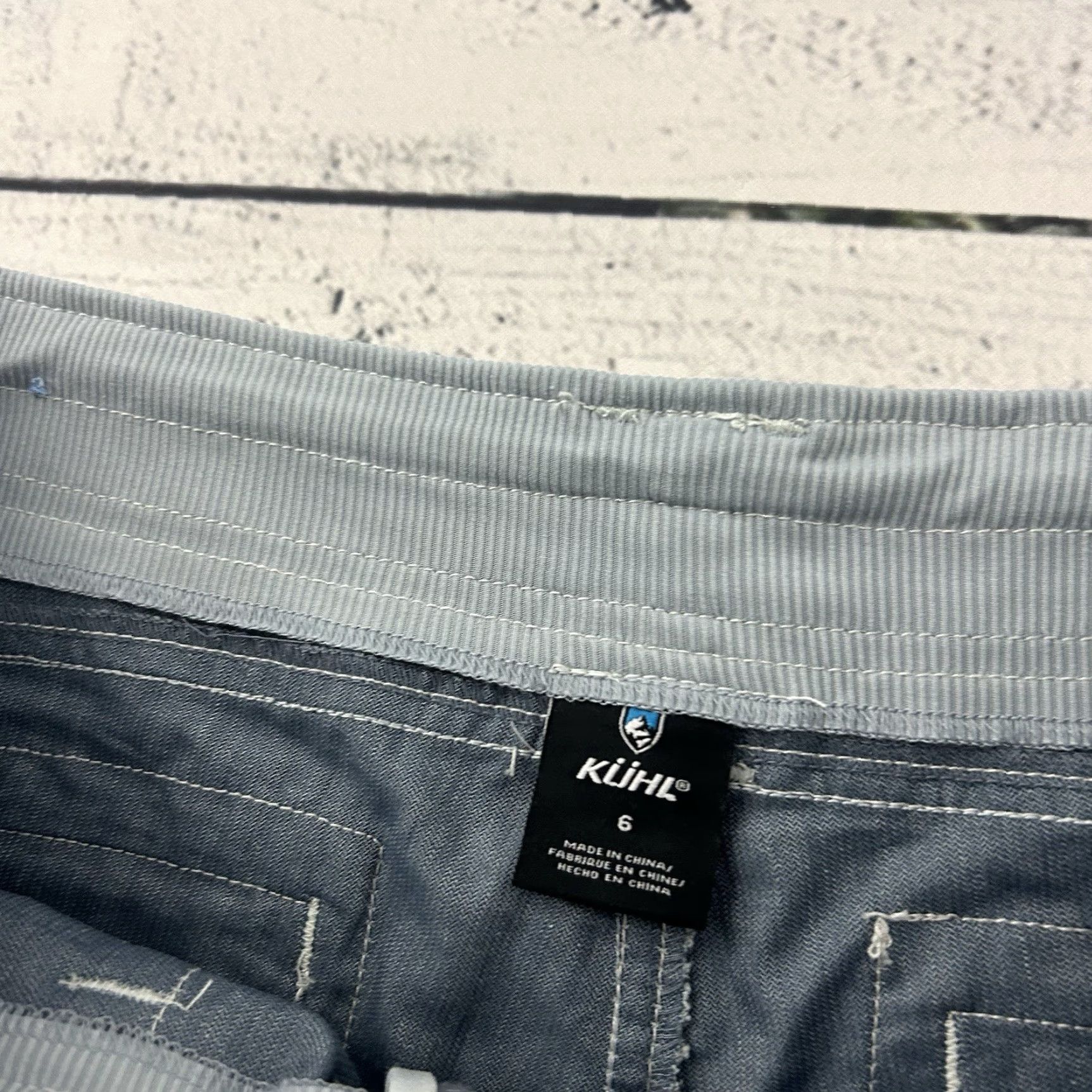 Vintage Kuhl Casual Outdoor Hiking Shorts Women's 6 Gray Chino Outdoor Hiking Size 28" / US 6 / IT 42 - 2 Thumbnail