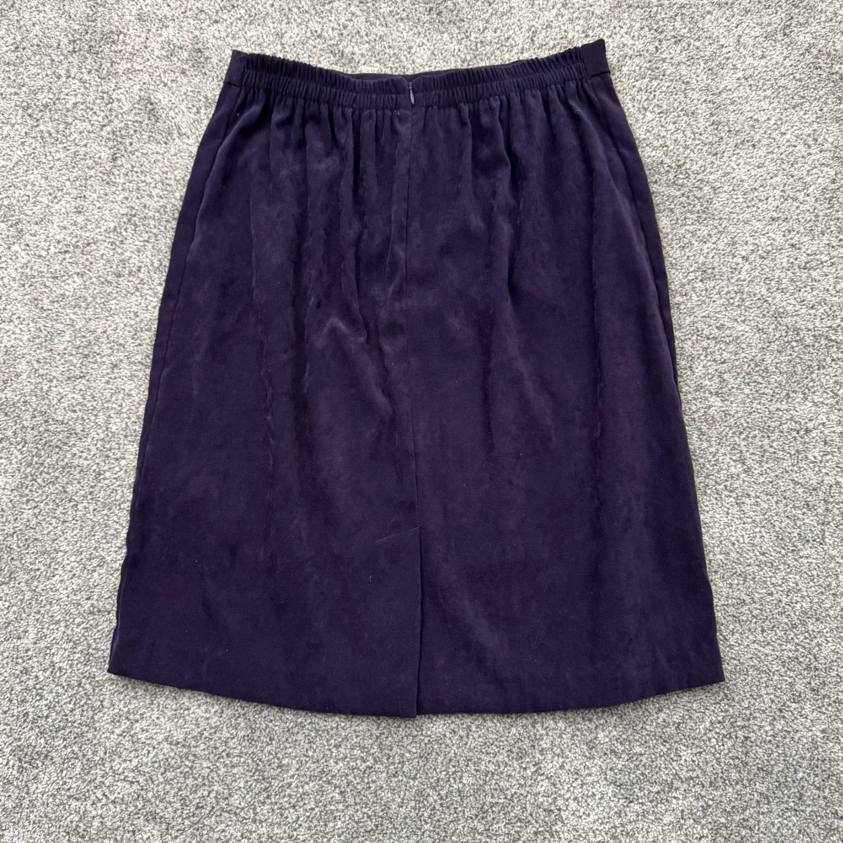 Velour VINTAGE 90s Skirt Size 12 Velour Office Evening Wear Chic Minimalist Timeless Purple 97% Polyester 3% Spandex Zipper Midi A-Line Ladies Women Size 34" / US 12 / IT 48 - 6 Thumbnail
