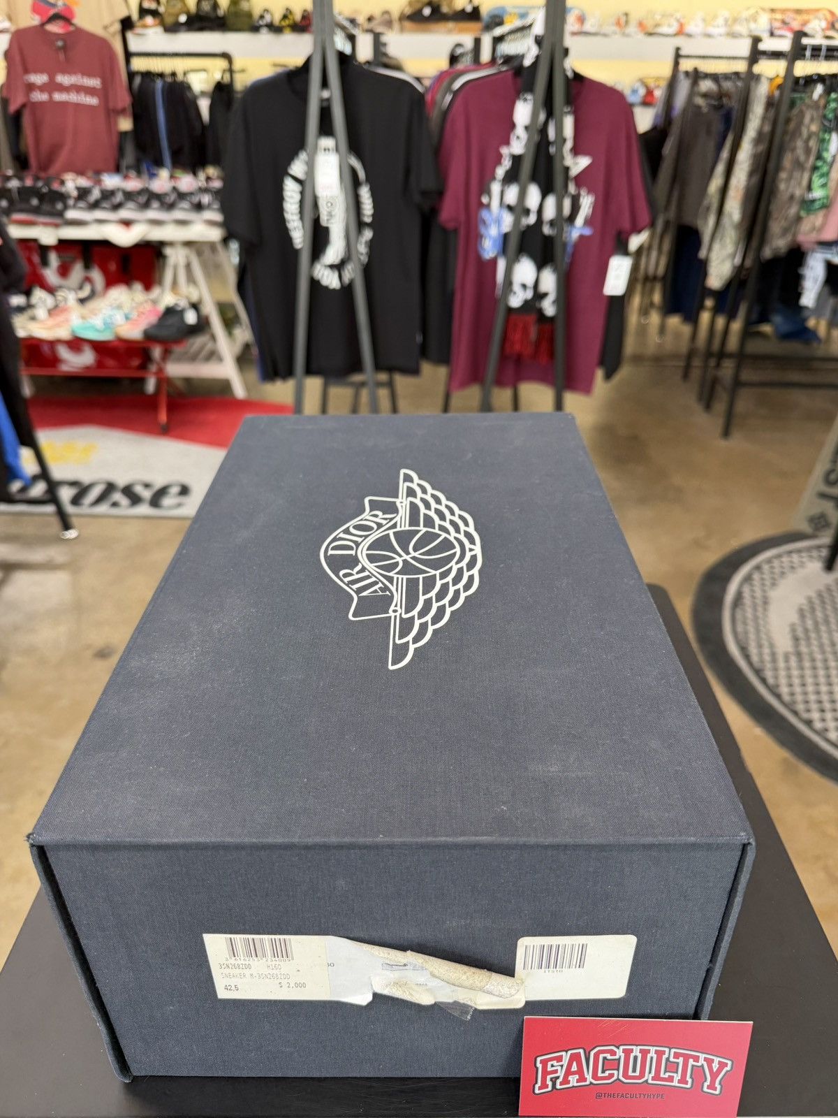 Dior × Jordan Brand Air Jordan 1 Low Dior Size 9 (2020) Size US 9 / EU 42 - 16 Thumbnail