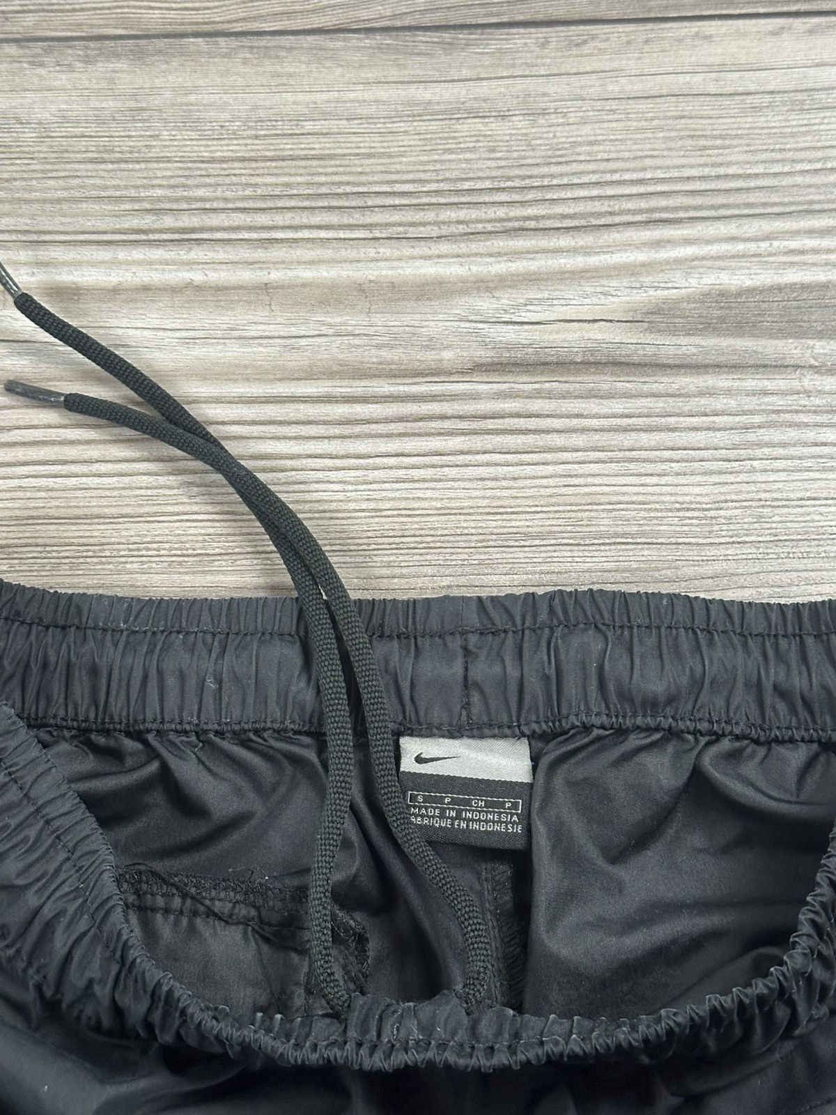 Nike Vintage Y2K Nike Nylon Pants Size US 28 / EU 44 - 8 Thumbnail