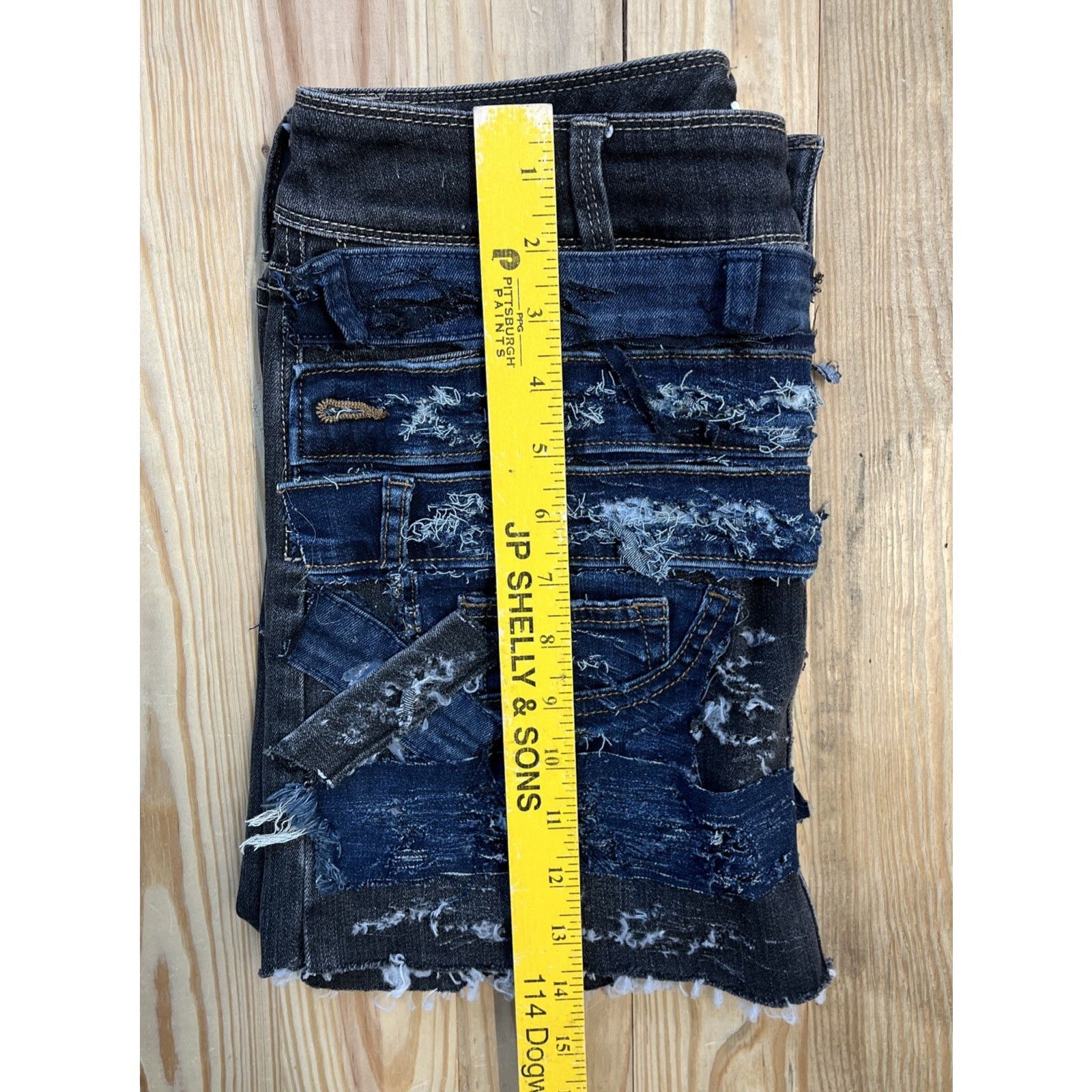 White House Black Market White House Black Market Open Your Heart Skirt Size 6 Size 28" / US 6 / IT 42 - 7 Thumbnail