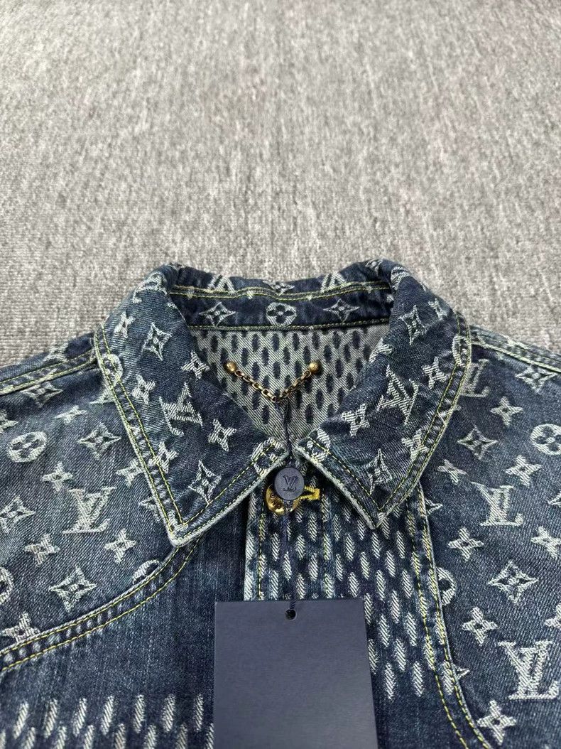 Louis Vuitton LOUIS VUITTON Blue full Logo denim jacket 2501-Nextarrow Size US S / EU 44-46 / 1 - 5 Thumbnail
