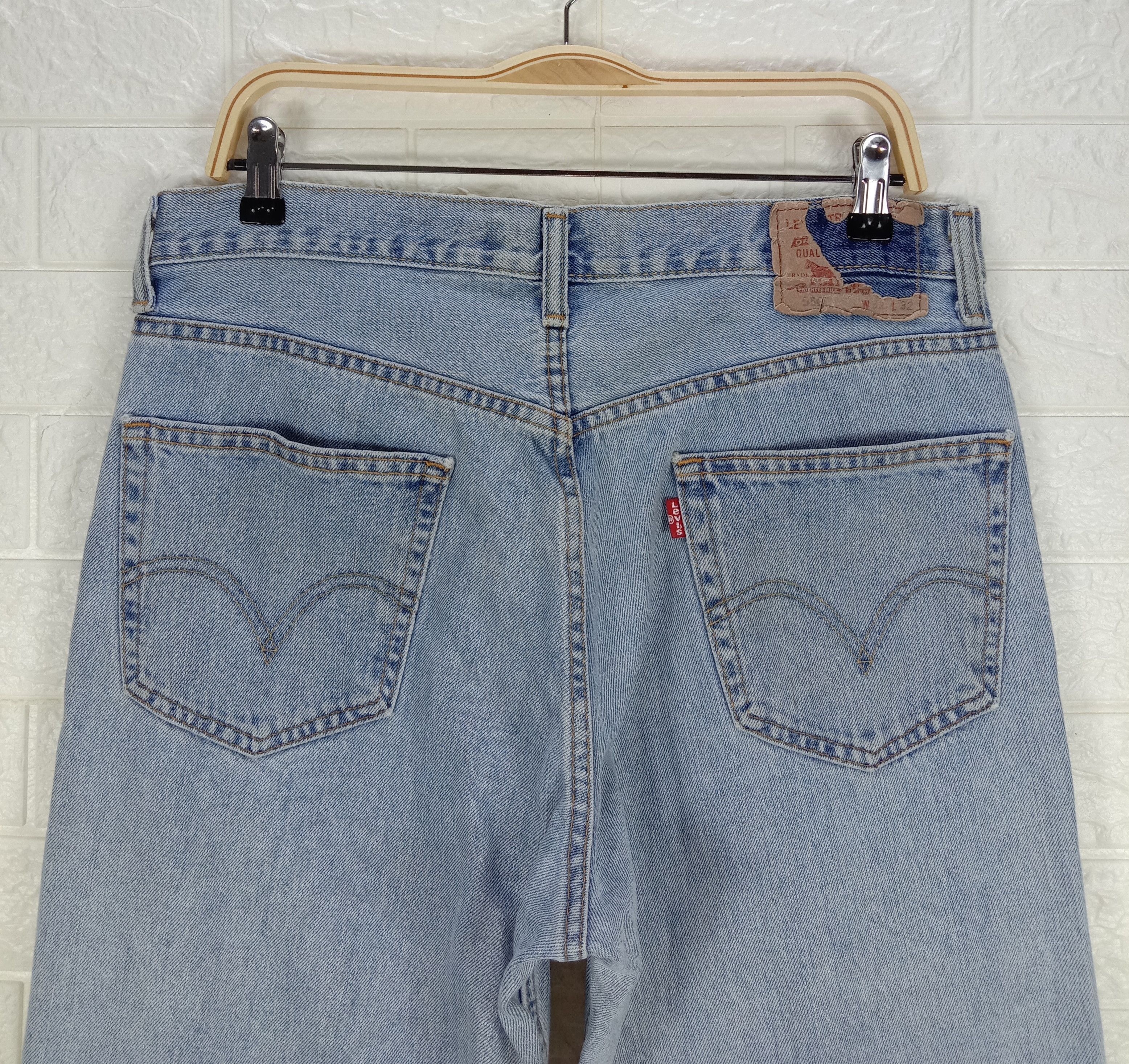 Levi's Vintage Levi's 550 Jeans Relaxed Fit Light Wash Denim Size US 33 - 6 Thumbnail