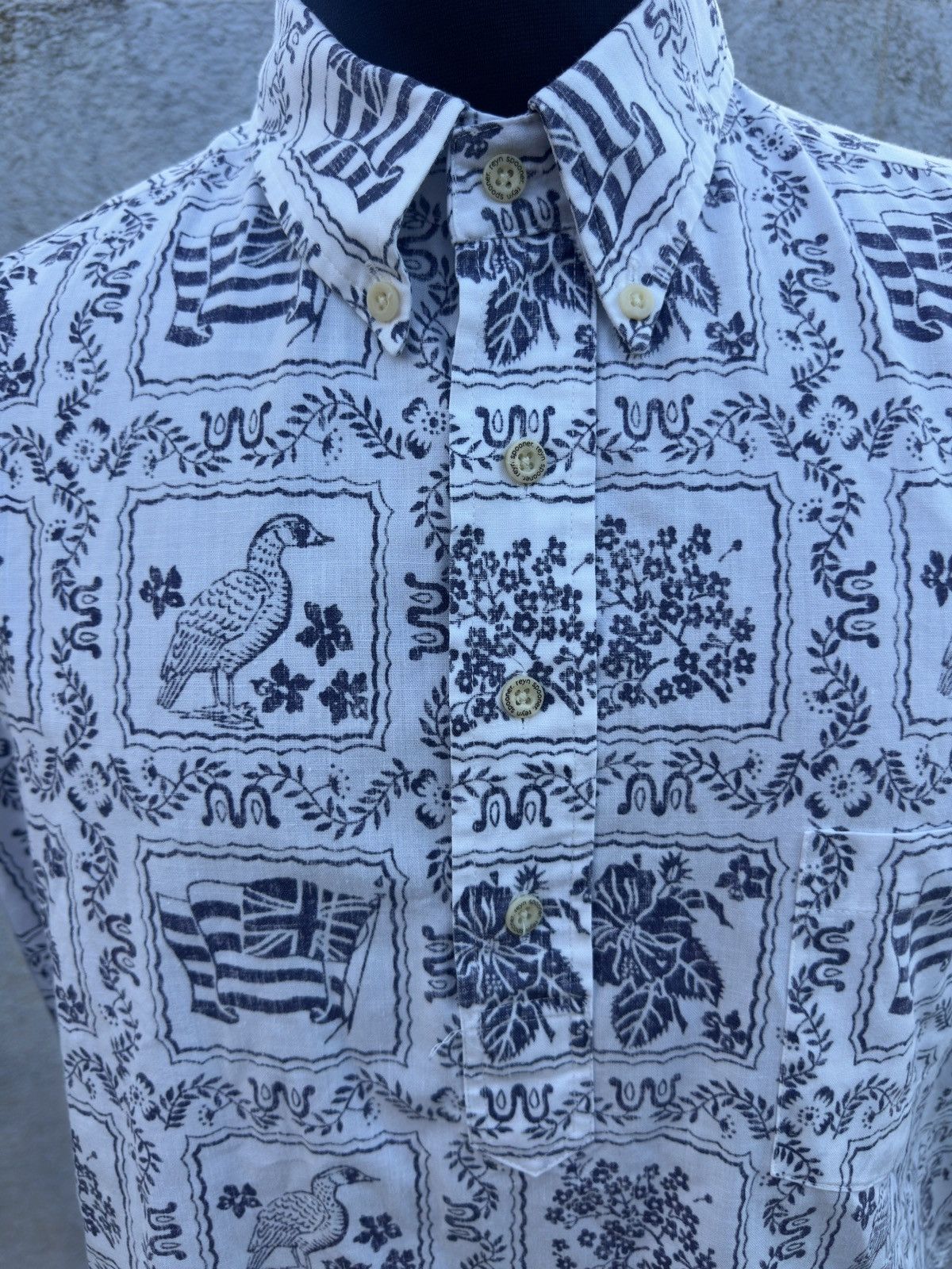 Reyn Spooner PreOwned Reyn Spooner White Hawaiian Print Man's L Size US L / EU 52-54 / 3 - 3 Thumbnail