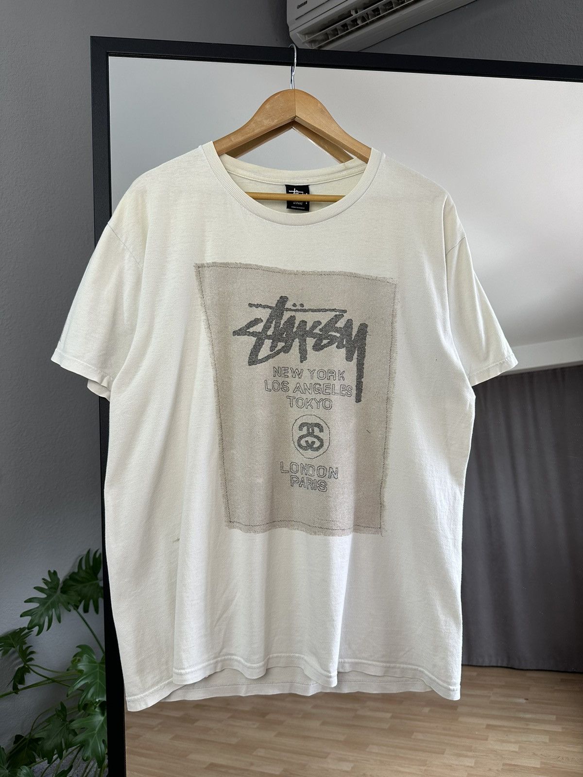 Vintage Stussy Distressed T-Shirt Big Logo Faded Y2K