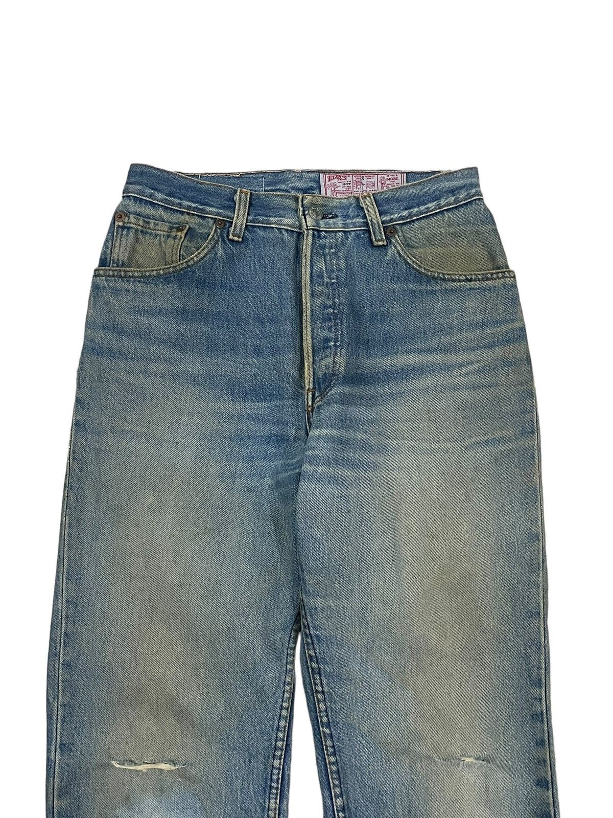 Levi's Vintage 80s Levi’s Button Fly Distressed Blue Wash Mom Jeans Size 28" / US 6 / IT 42 - 2 Thumbnail