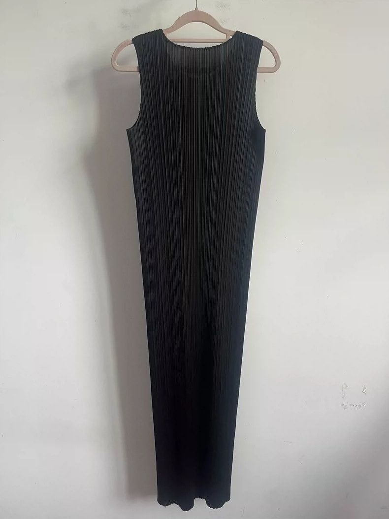 Issey Miyake Issey Miyake size:4 Black pleated sleeveless dress Size M / US 6-8 / IT 42-44 - 2 Thumbnail