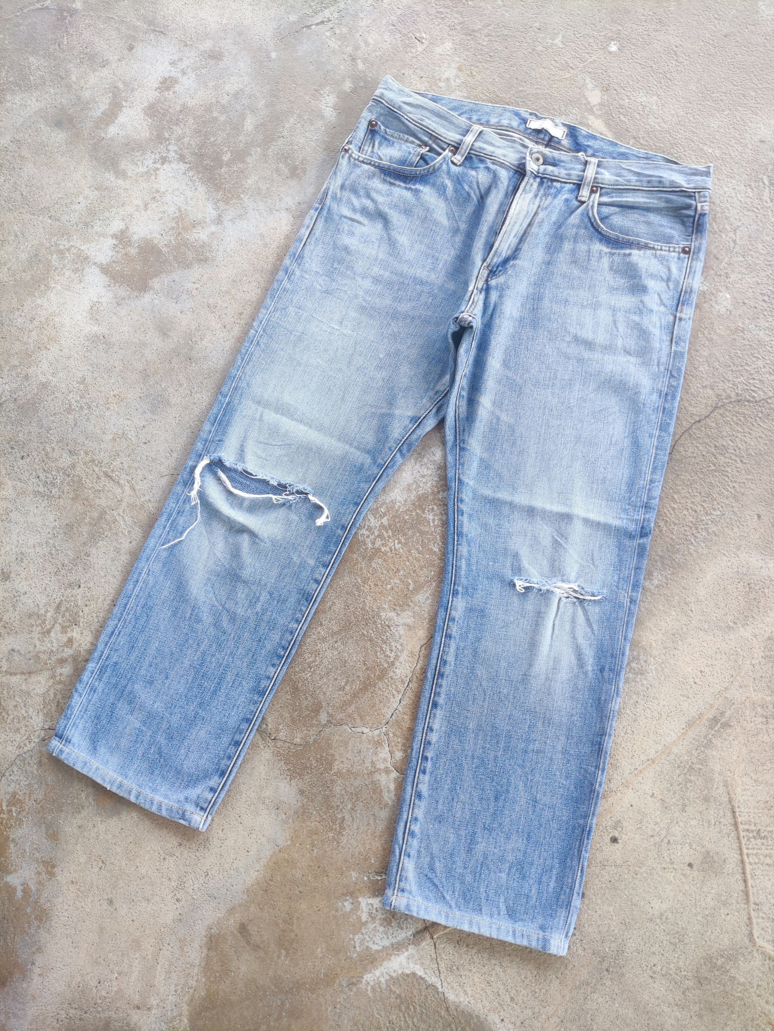 Japanese Brand Vintage Japanese Brand Distressed Faded Denim Pants Size US 36 / EU 52 - 2 Thumbnail