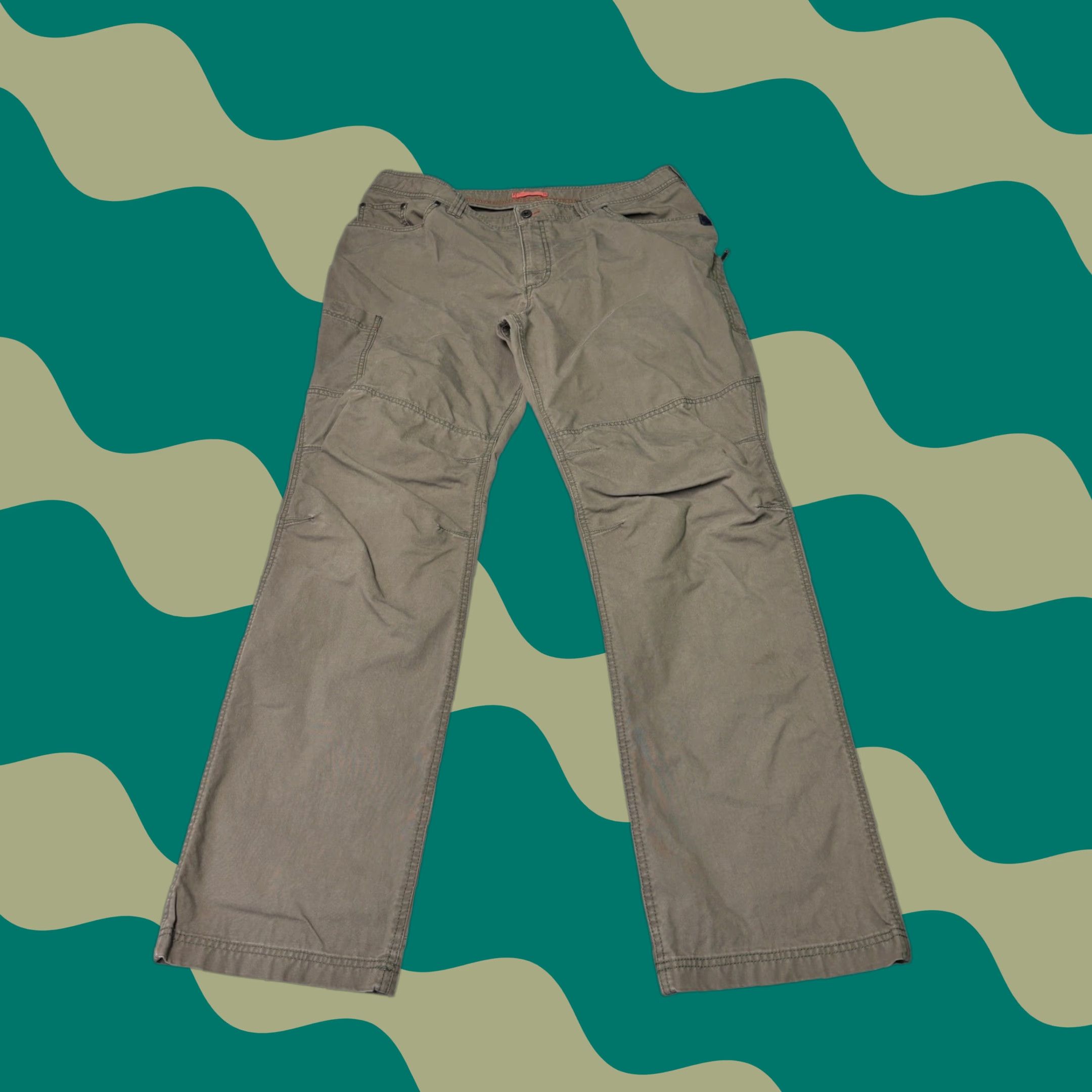 Vintage VINTAGE LLBean Cargo Pants Mens 40x34 Tan Khaki Utility Outdoor Work Adventure Size US 40 / EU 56 - 1 Thumbnail