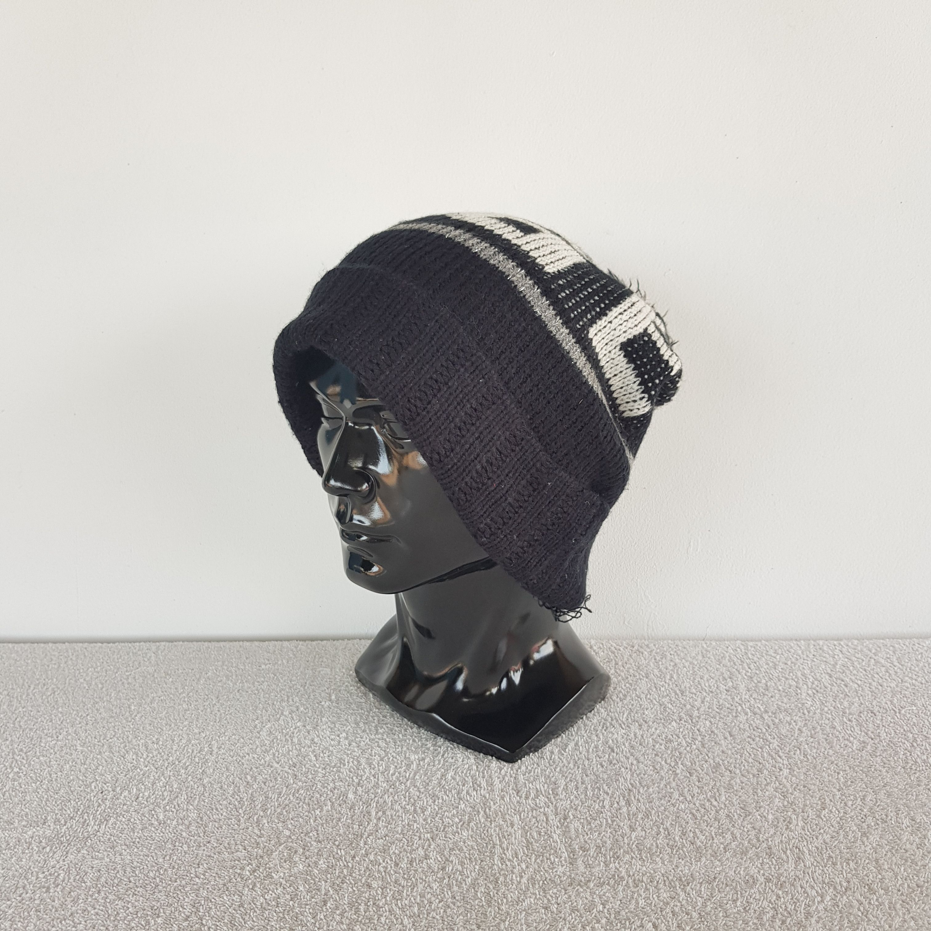 Japanese Brand Vintage Japanese Beanie Isle Ribbed Knit Ski Snow Caps Hats. Size ONE SIZE - 2 Thumbnail