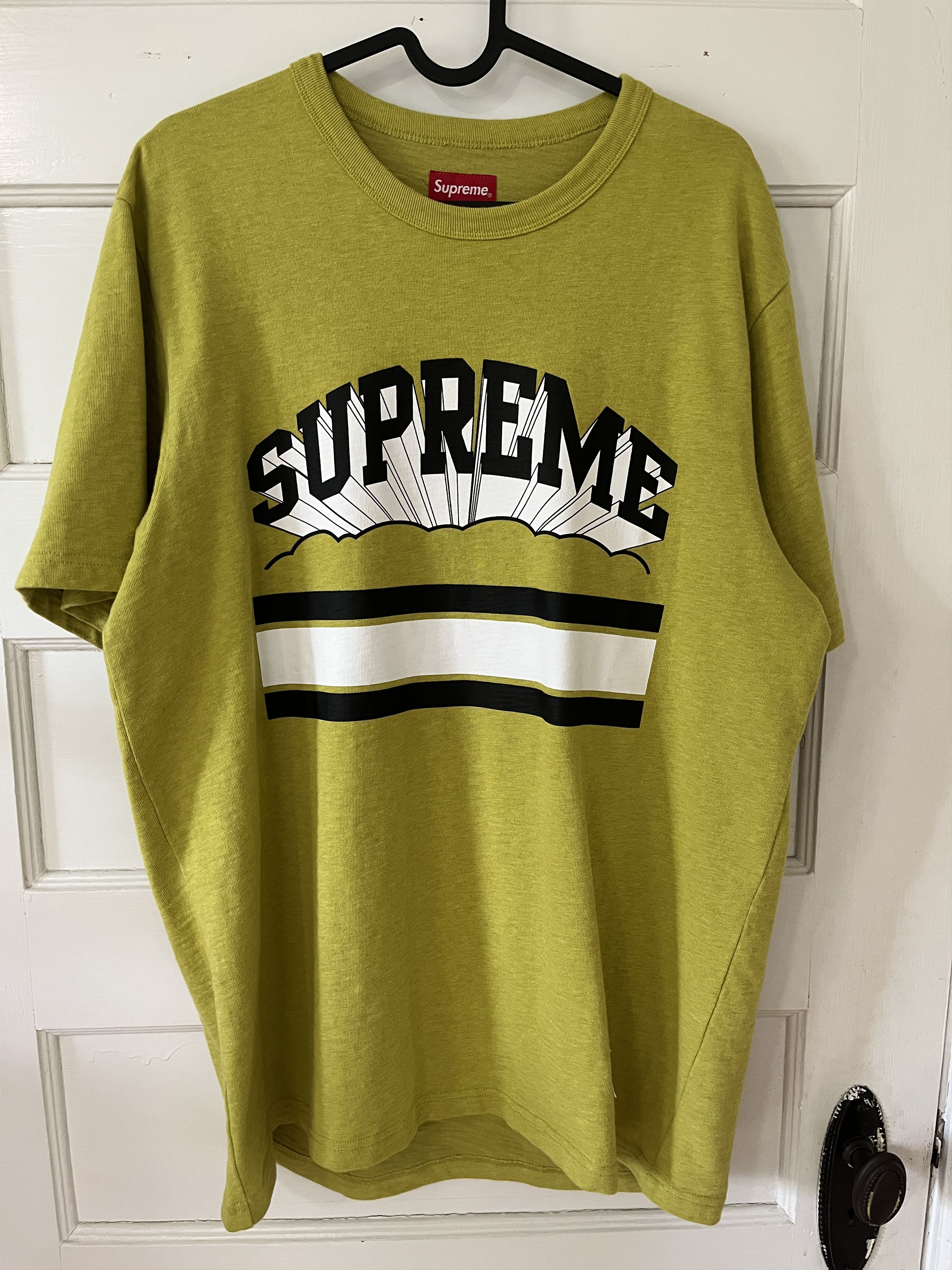 Supreme Supreme Cloud Arc Tee Sulfur Size US L / EU 52-54 / 3 - 2 Thumbnail