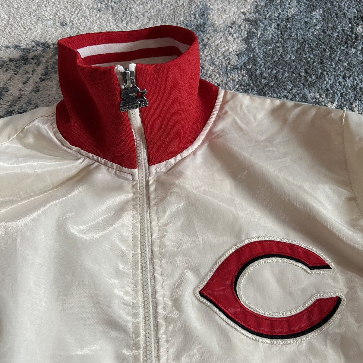 Starter CREAM CiNCiNNATi REDS SATiN MLB DUGOUT BULLPEN WiNDBREAKER Size US L / EU 52-54 / 3 - 5 Thumbnail