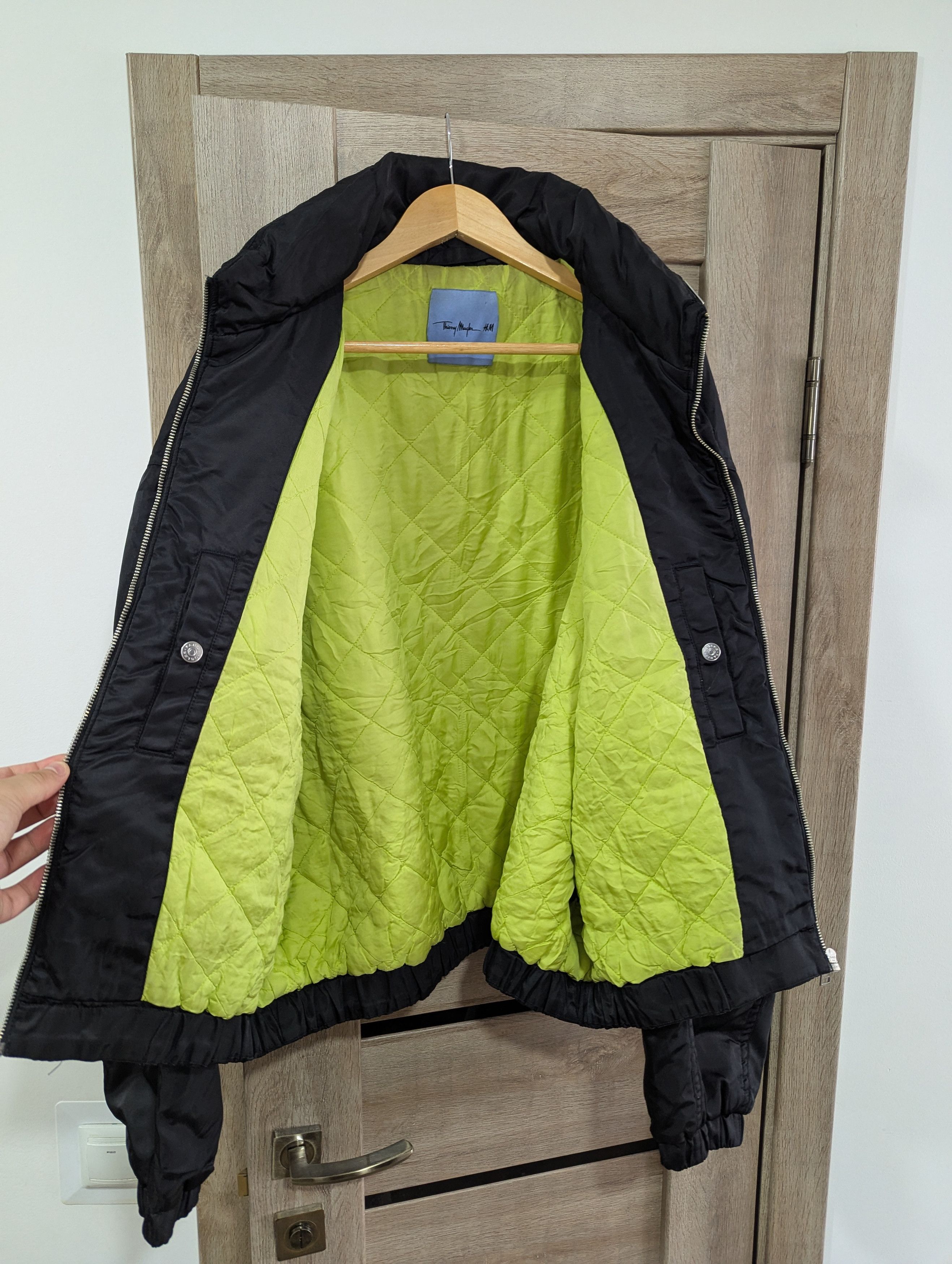 Thierry Mugler Mugler H&M Nylon Parachute Jacket Black Men's Size XL Size US XL / EU 56 / 4 - 4 Thumbnail