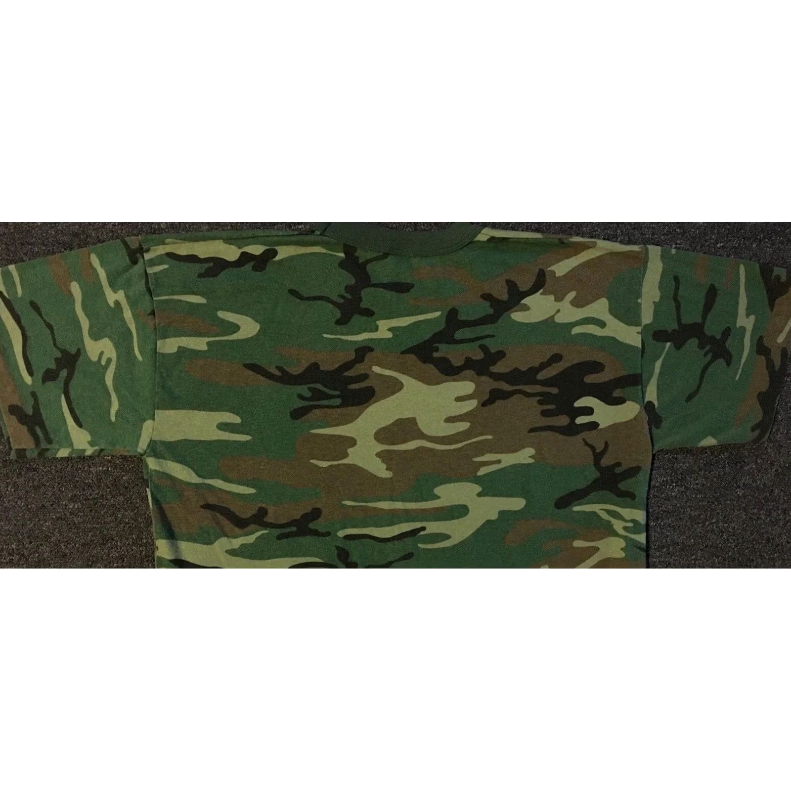 Vintage VINTAGE Faded Camo Shirt SINGLE STITCH Men’s T-Shirt L USA Army Grunge 90s PFU PE Biker Skate Punk Rock College Military Military USA All Over Print Size US L / EU 52-54 / 3 - 7 Thumbnail