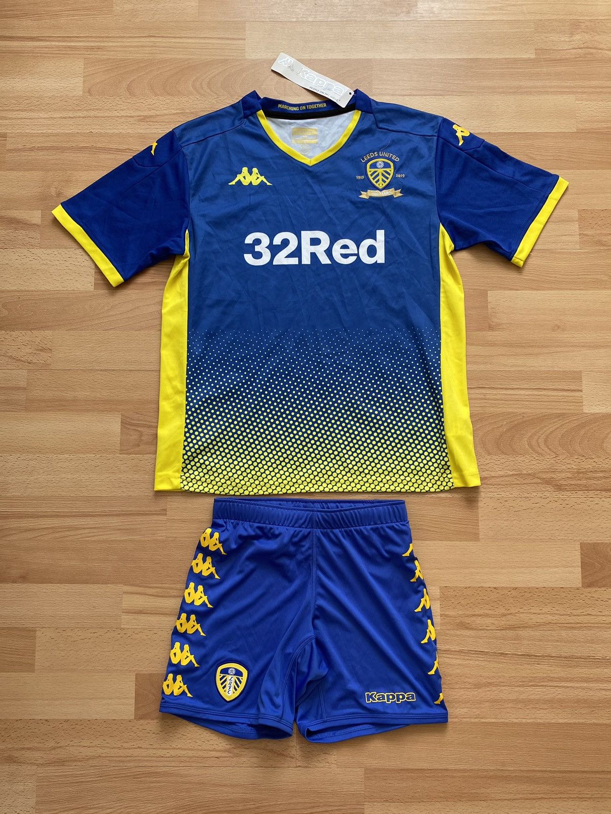Kappa Leeds United Home GK Soccer Costume 2019/2020 Kappa Small Size US XXS / EU 40 - 1 Thumbnail
